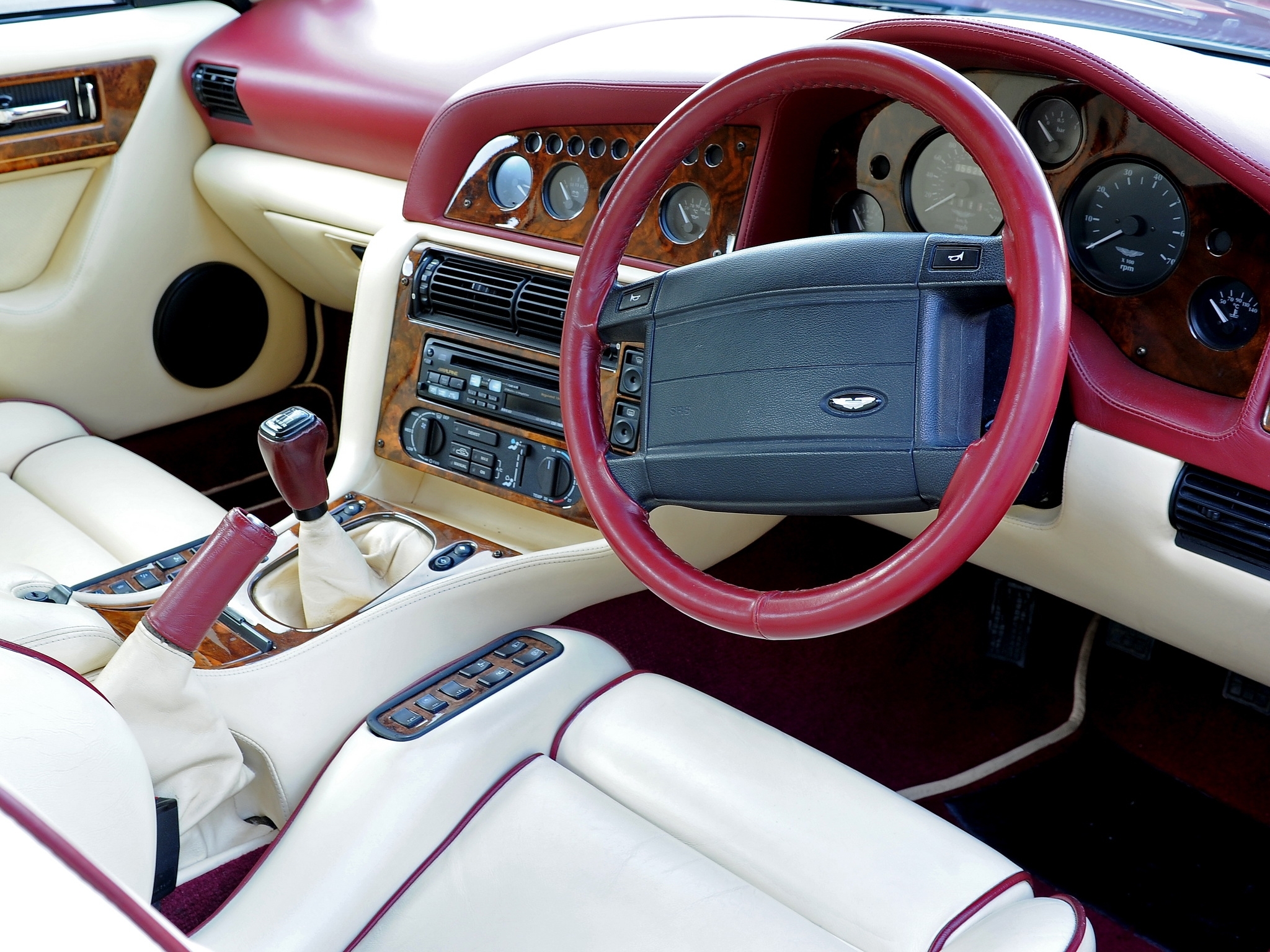 Laden Sie das Interior, Aston Martin, Cars, Lenkrad, Ruder, Salon, Tachometer, Tacho, V8, Vorteil, Vantage, 1993-Bild kostenlos auf Ihren PC-Desktop herunter