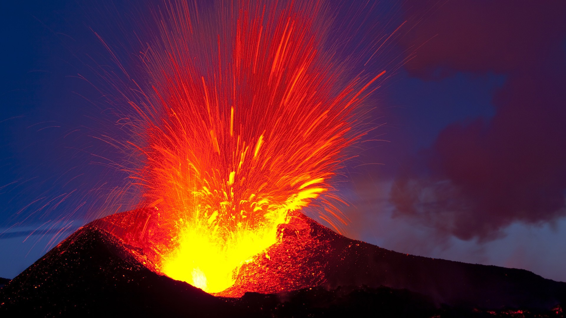 376107 descargar fondo de pantalla tierra/naturaleza, volcán, erupción, fuego, lava, volcanes: protectores de pantalla e imágenes gratis