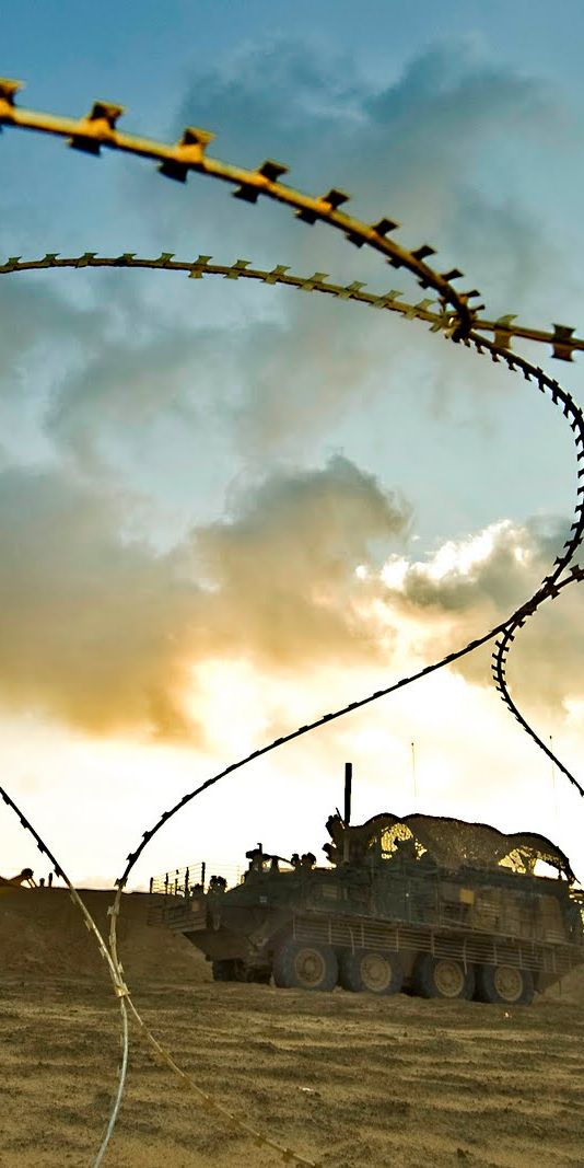 Razor Wire Phone Wallpapers: Free 4K & HD Downloads | mob.org