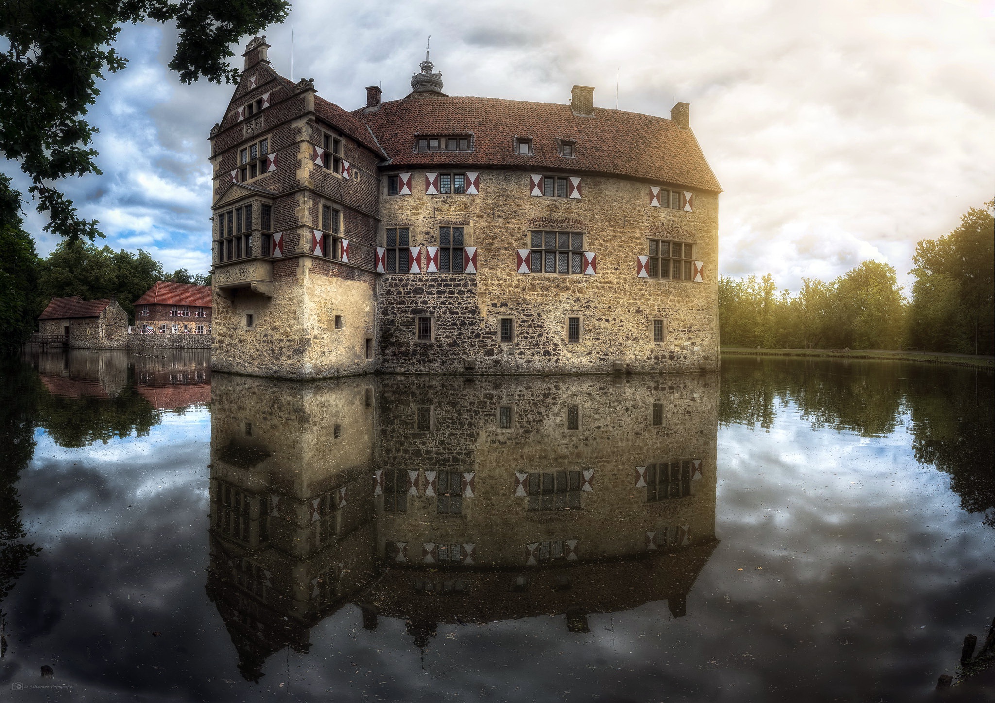 Download mobile wallpaper Water, Castles, Reflection, Man Made, Castle, Arhitecture for free.