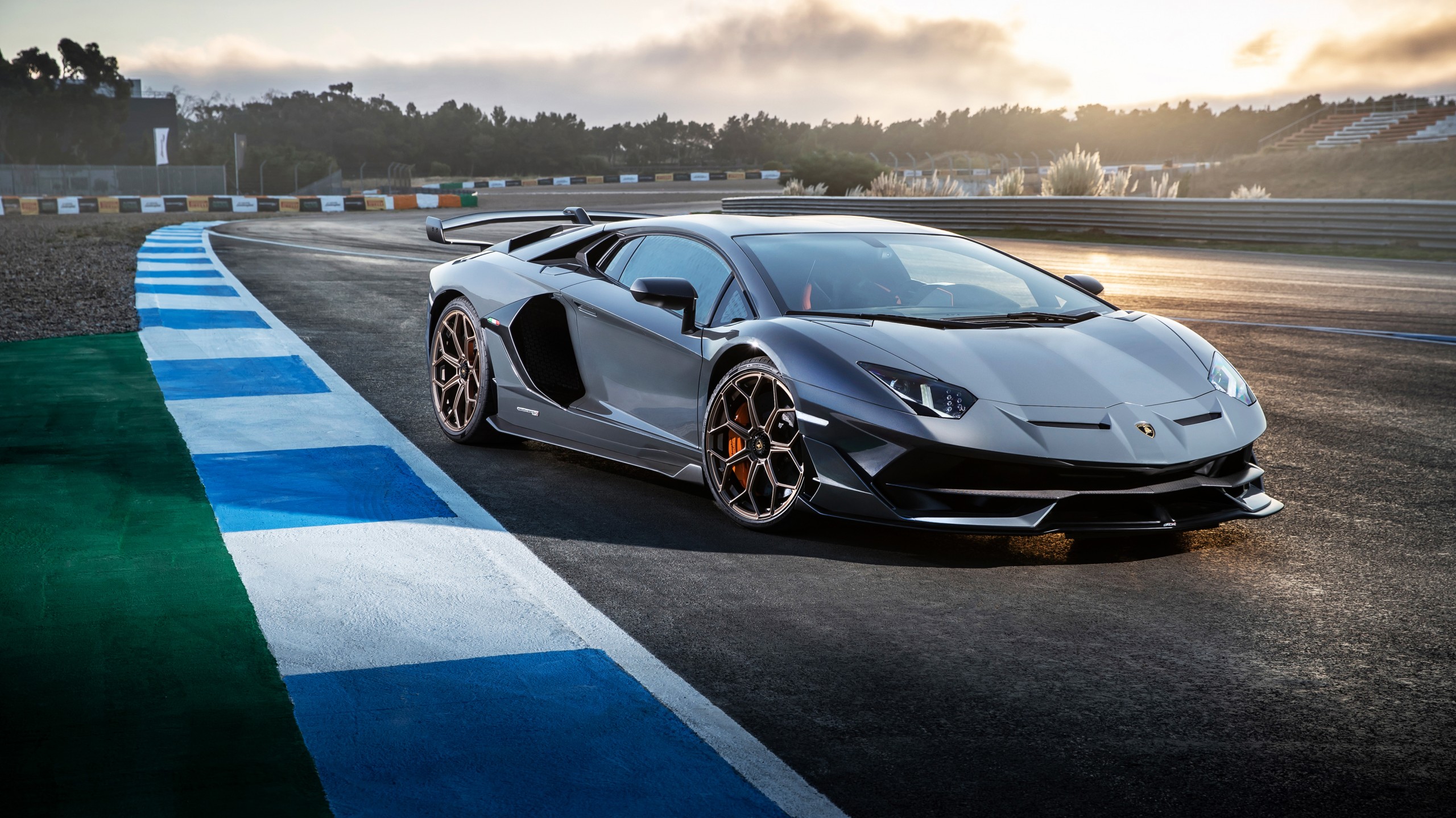 Descarga gratuita de fondo de pantalla para móvil de Lamborghini, Vehículos, Lamborghini Aventador Svj.
