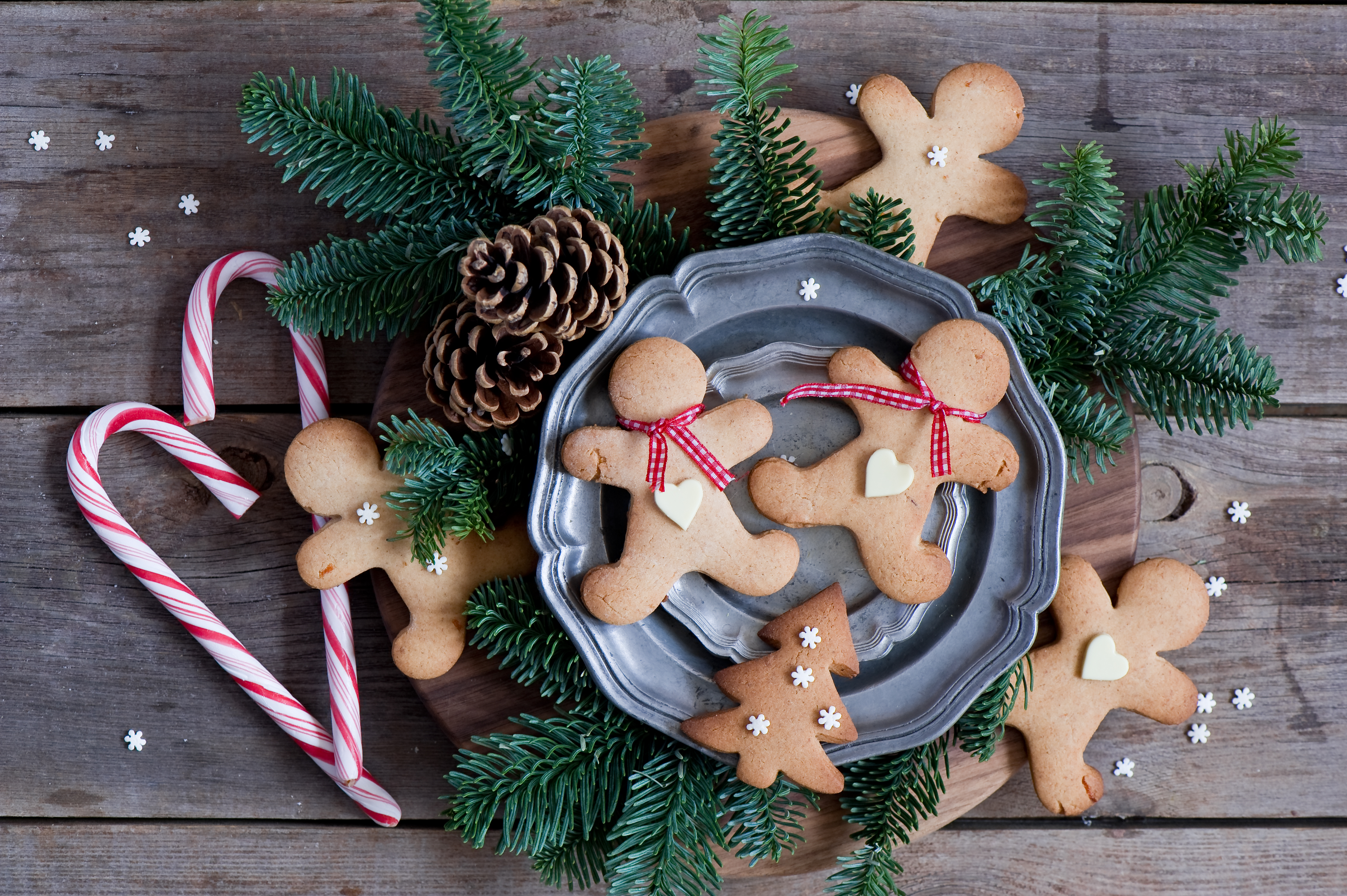 Download mobile wallpaper Food, Gingerbread, Cookie, Candy Cane, Pine Cone for free.