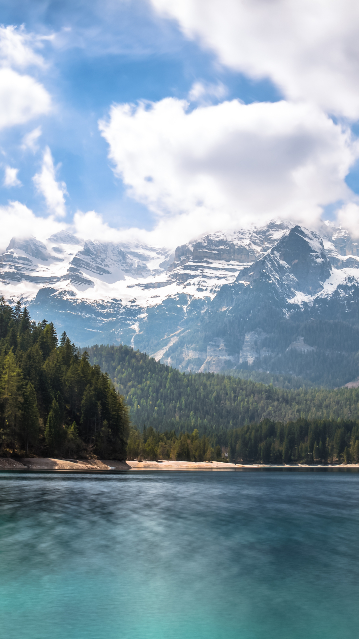 Handy-Wallpaper Landschaft, Schnee, Seen, Italien, Berg, See, Wald, Alpen, Gebirge, Erde/natur, Trentino, Tovelsee kostenlos herunterladen.