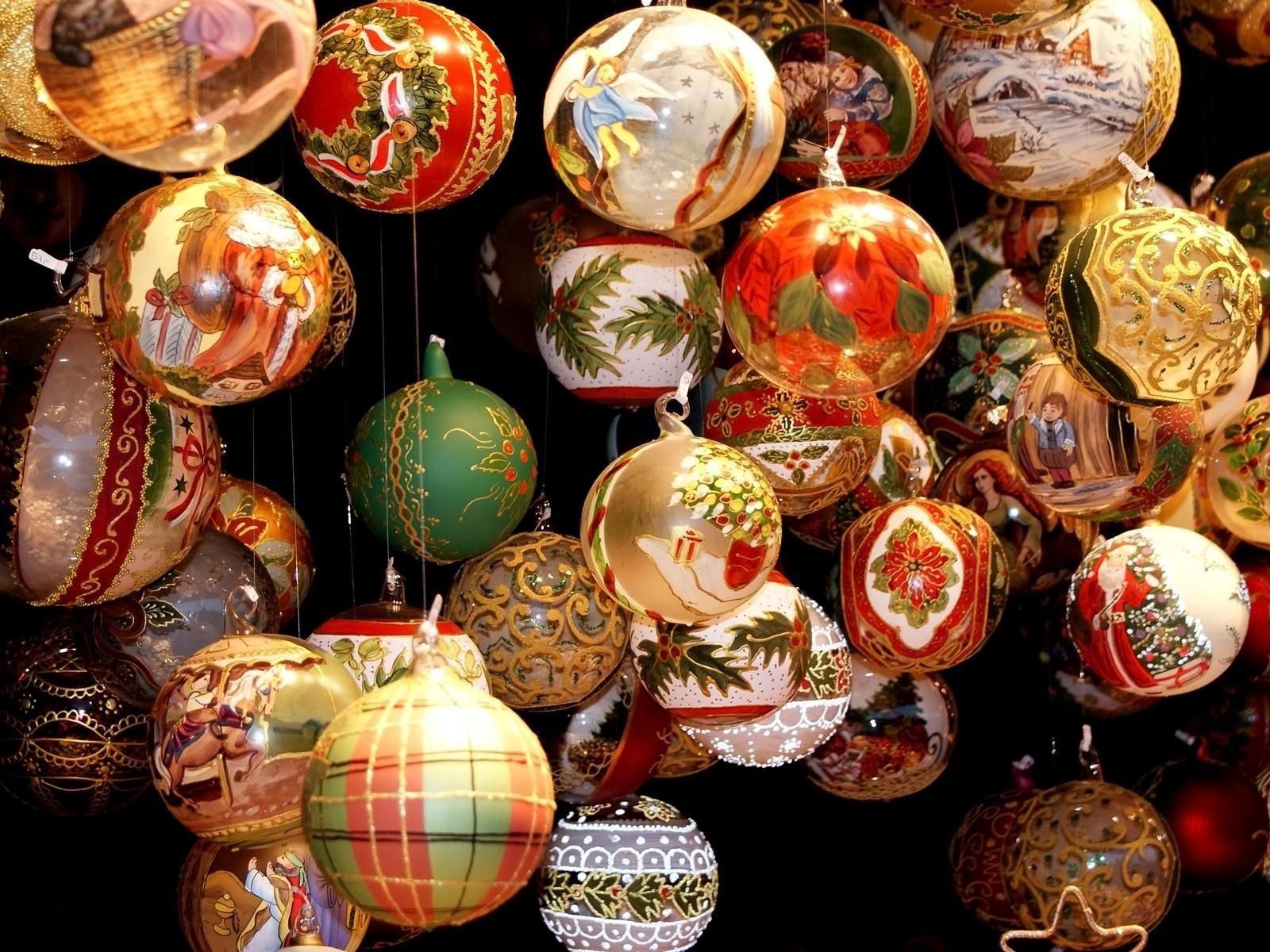 156044画像をダウンロード祝日, パターン, 休日, スレッド, 糸, クリスマスの飾り, クリスマスツリーのおもちゃ, たくさん, ボール, 睾丸, 異なる, 異, ハング, 掛ける-壁紙とスクリーンセーバーを無料で