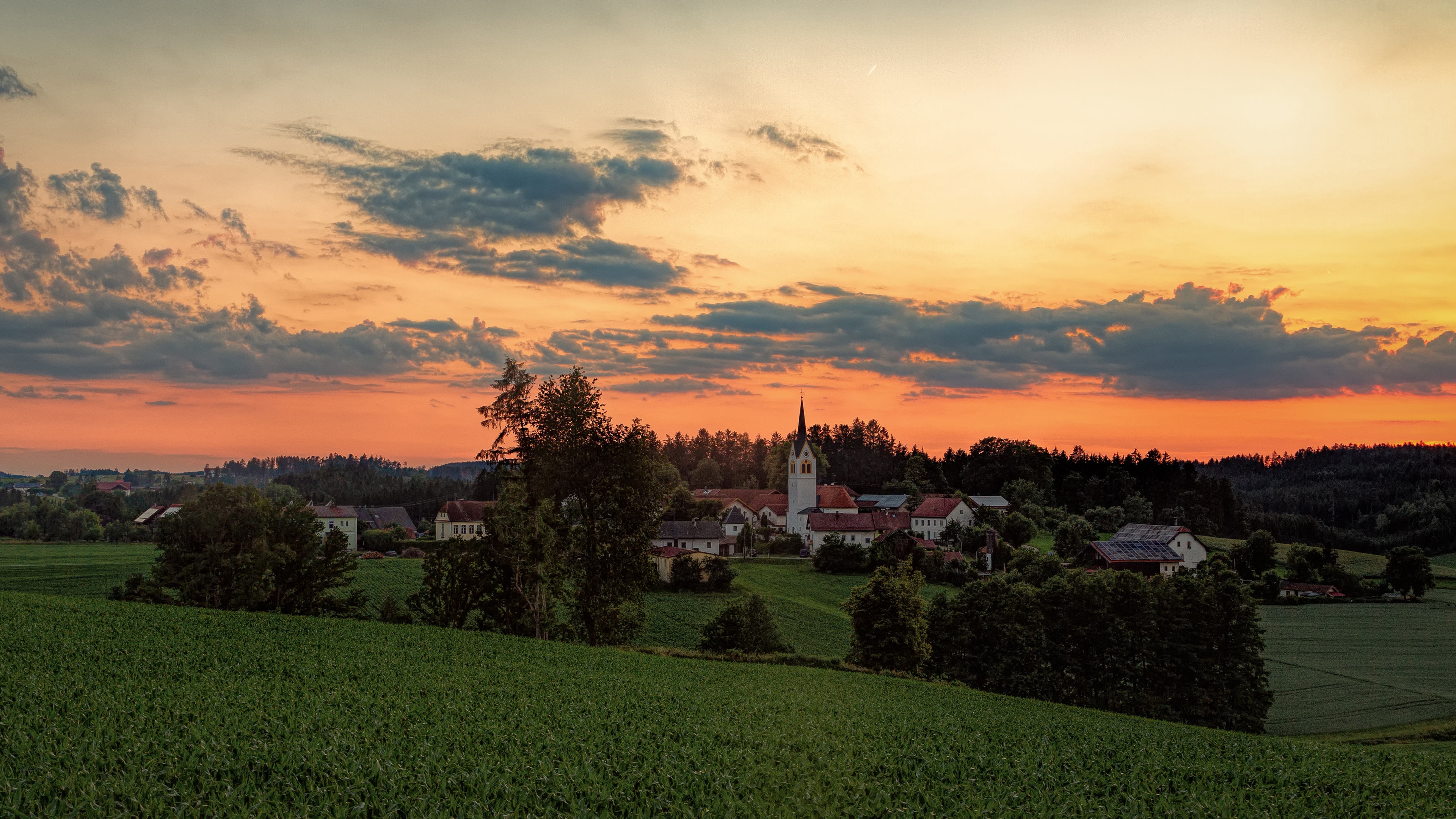 Laden Sie das Haus, Feld, Dorf, Deutschland, Himmel, Sonnenuntergang, Bayern, Menschengemacht-Bild kostenlos auf Ihren PC-Desktop herunter
