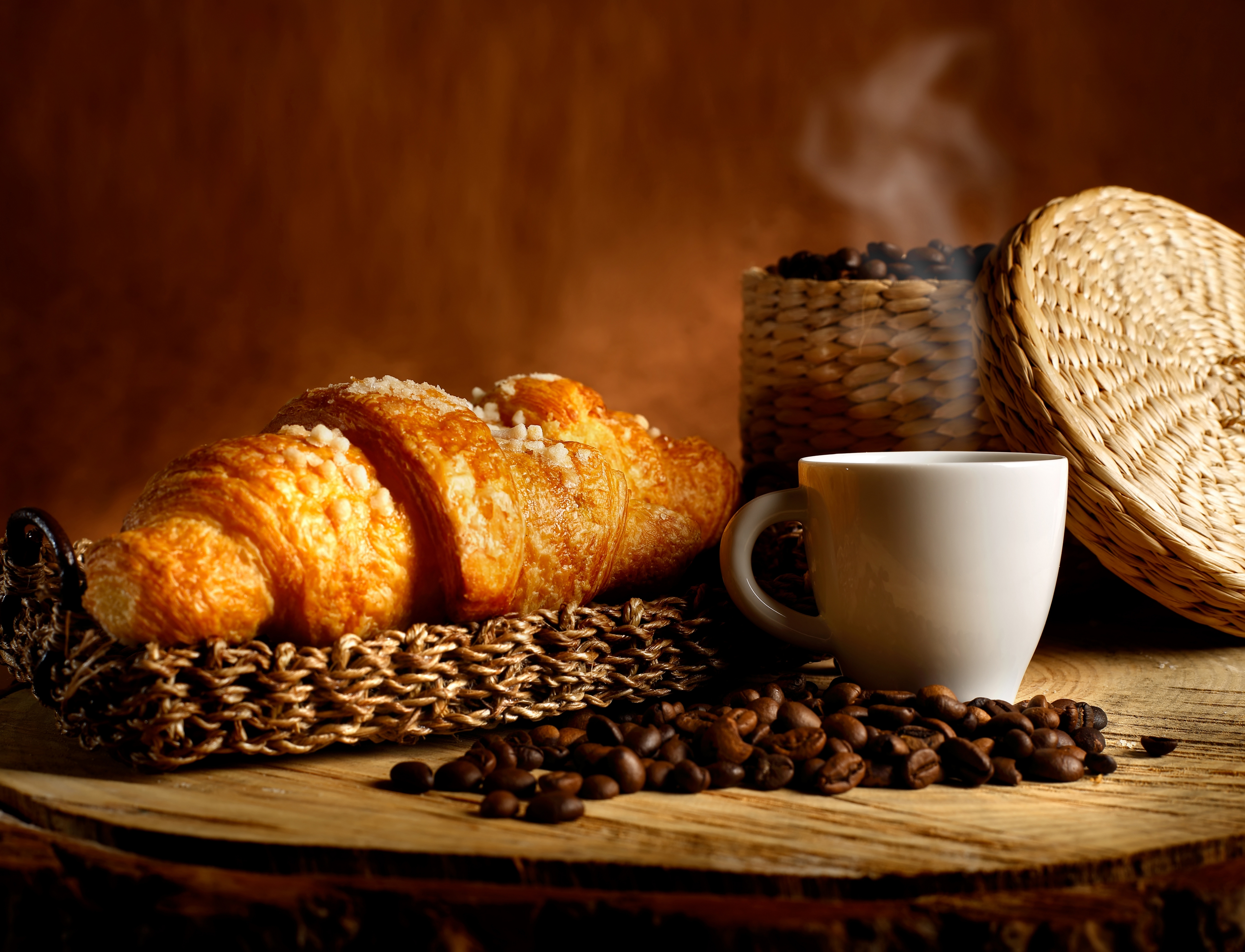 Laden Sie das Tasse, Kaffeebohnen, Croissant, Nahrungsmittel, Kaffee, Frühstuck-Bild kostenlos auf Ihren PC-Desktop herunter
