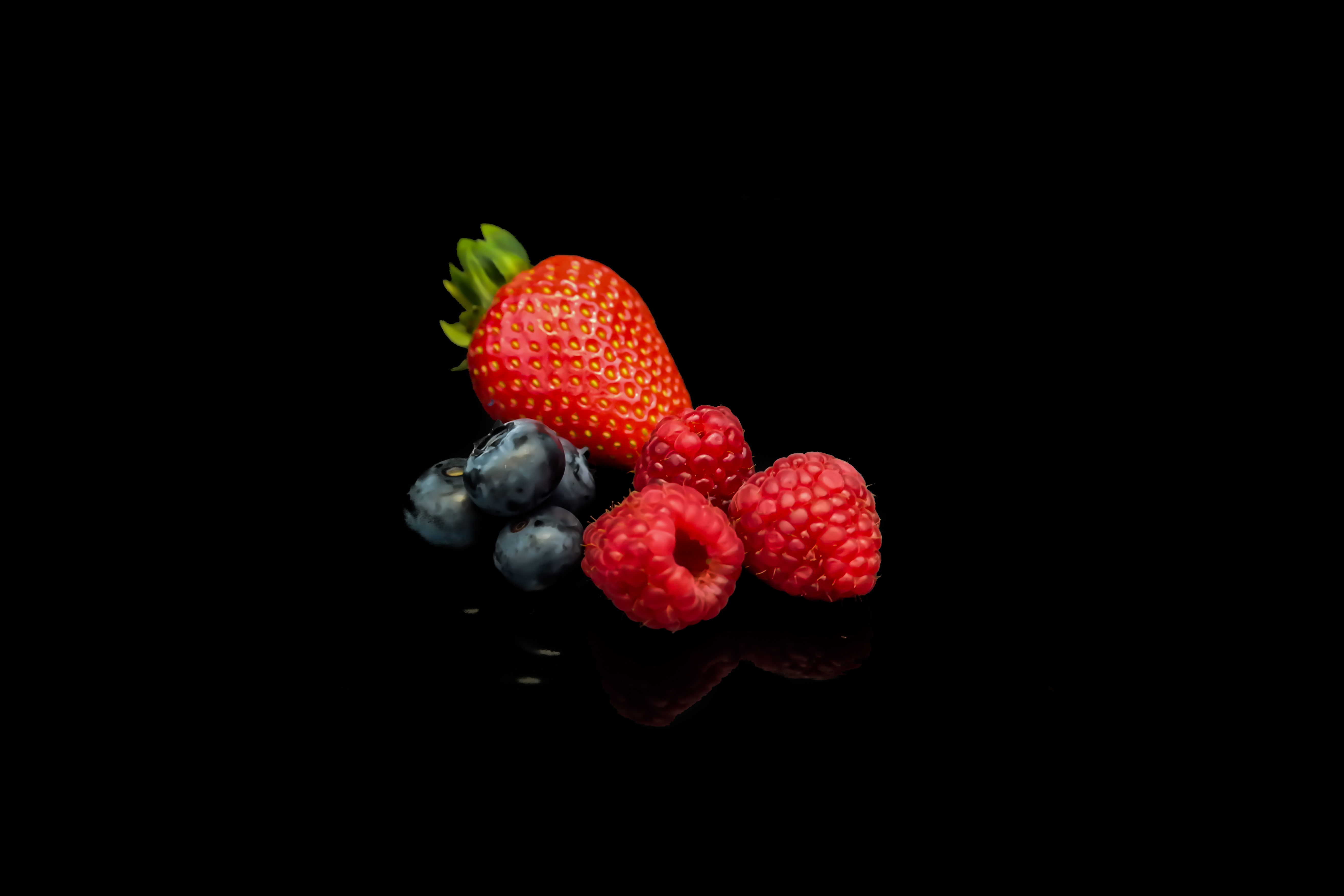 fruits, food, strawberry, raspberry, bilberries download HD wallpaper