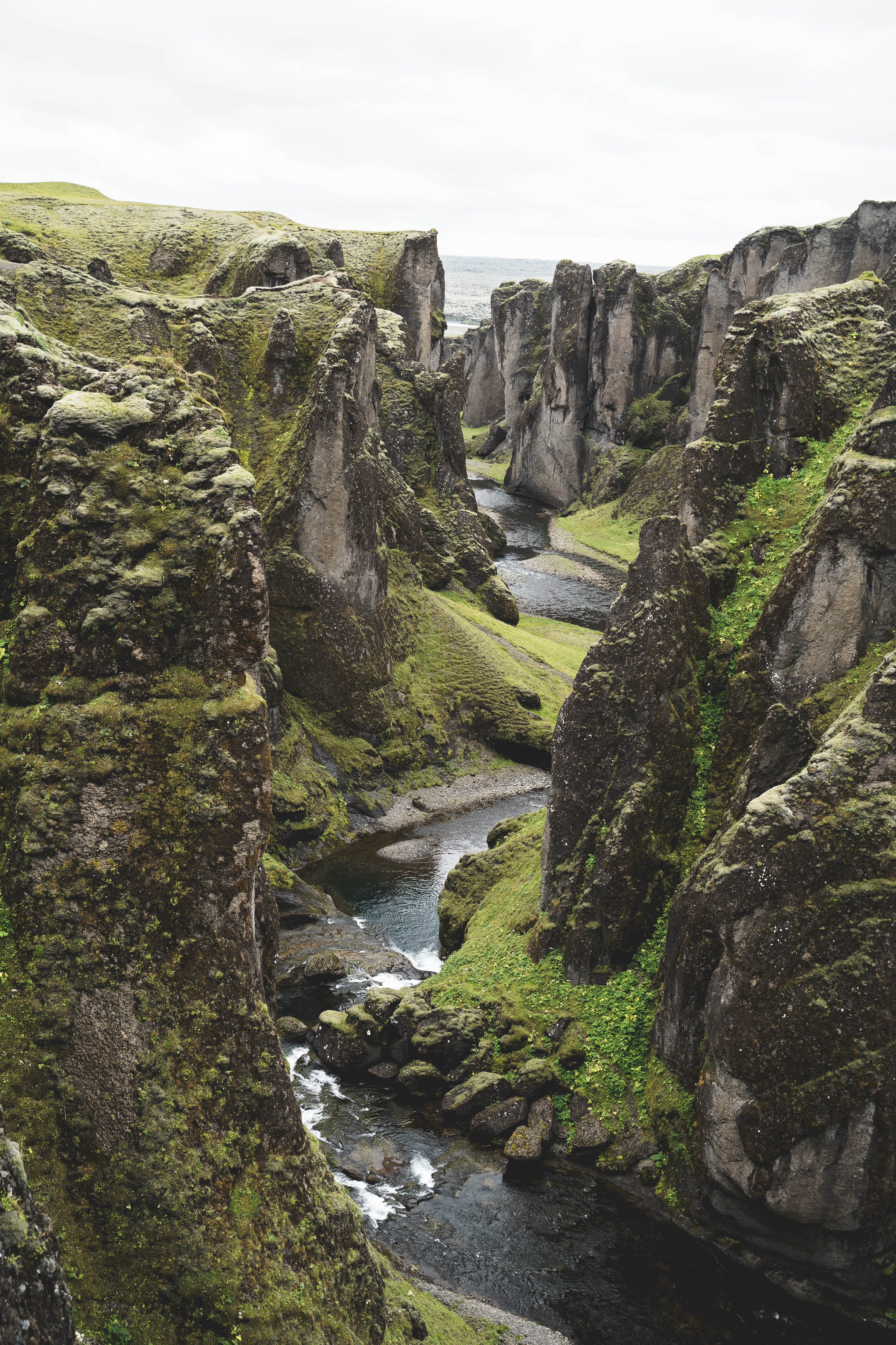 55009 скачать картинку исландия, обрыв, пейзаж, природа, река, скалы, каменный - обои и заставки бесплатно