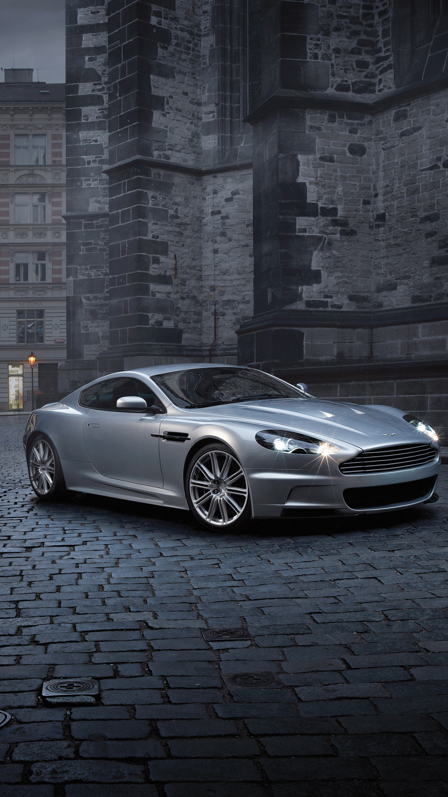 Descarga gratuita de fondo de pantalla para móvil de Aston Martin, Coche, Superdeportivo, Aston Martin Dbs, Vehículo, Vehículos, Coche De Plata.
