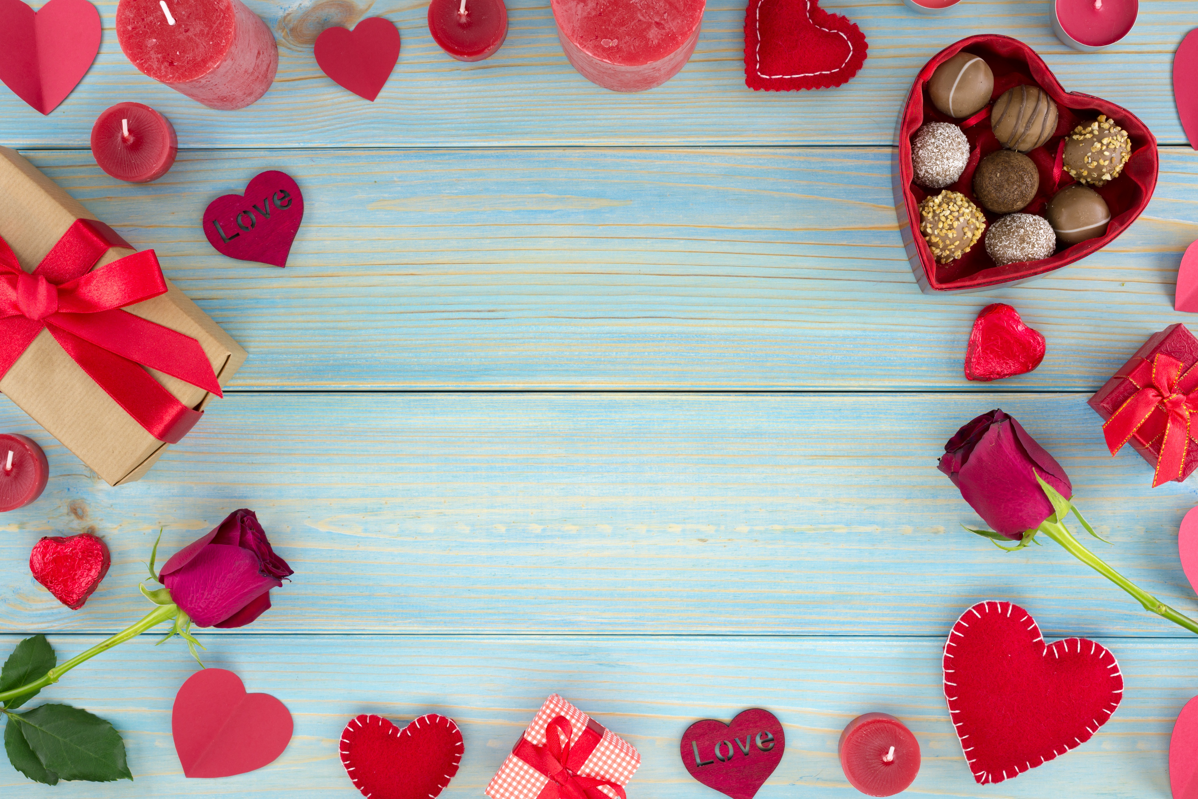 Handy-Wallpaper Feiertage, Schokolade, Liebe, Valentinstag, Rose, Geschenk, Herz, Süßwaren, Romantisch kostenlos herunterladen.