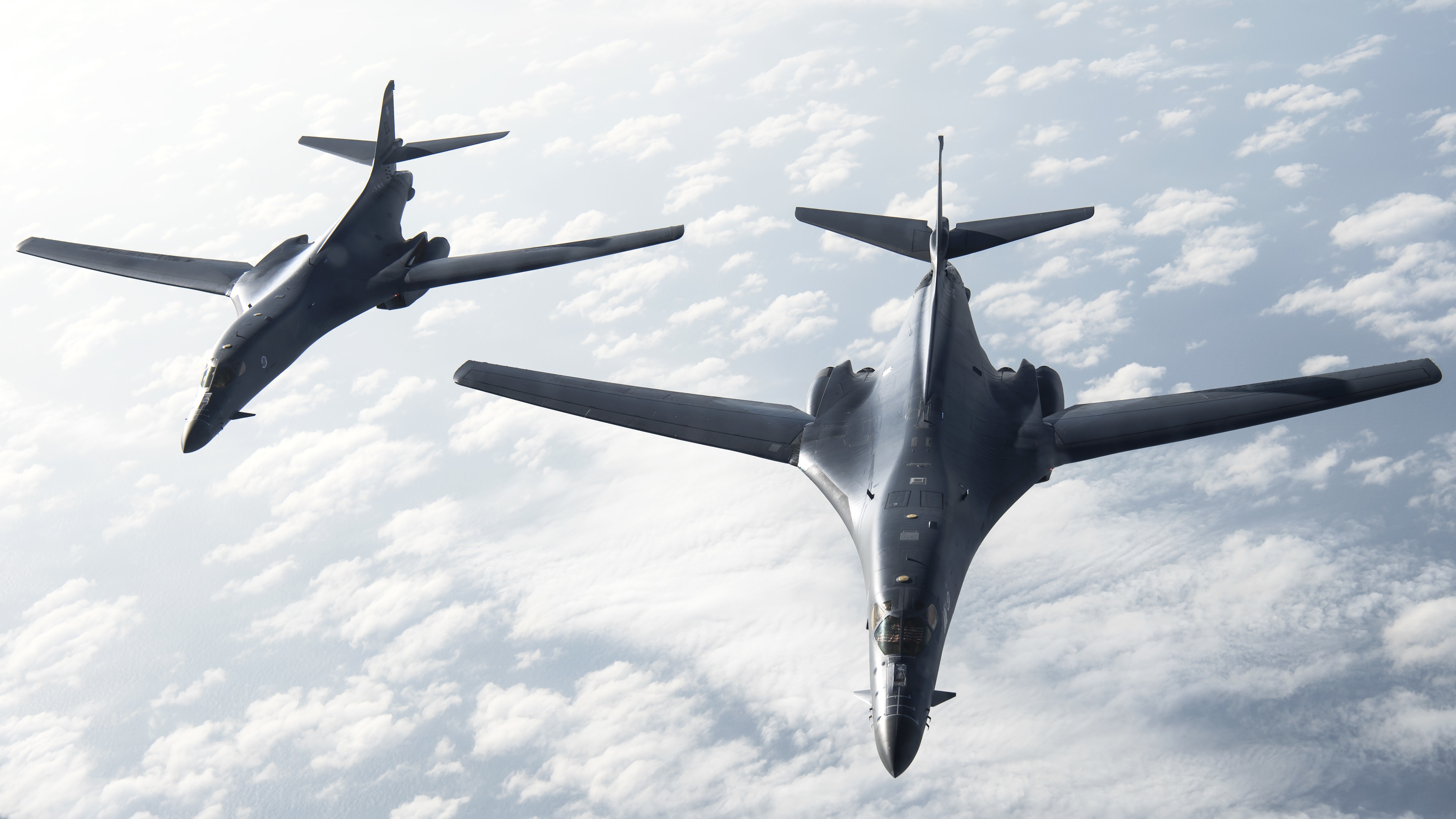 Download mobile wallpaper Aircraft, Military, Bomber, Warplane, Rockwell B 1 Lancer, Bombers for free.