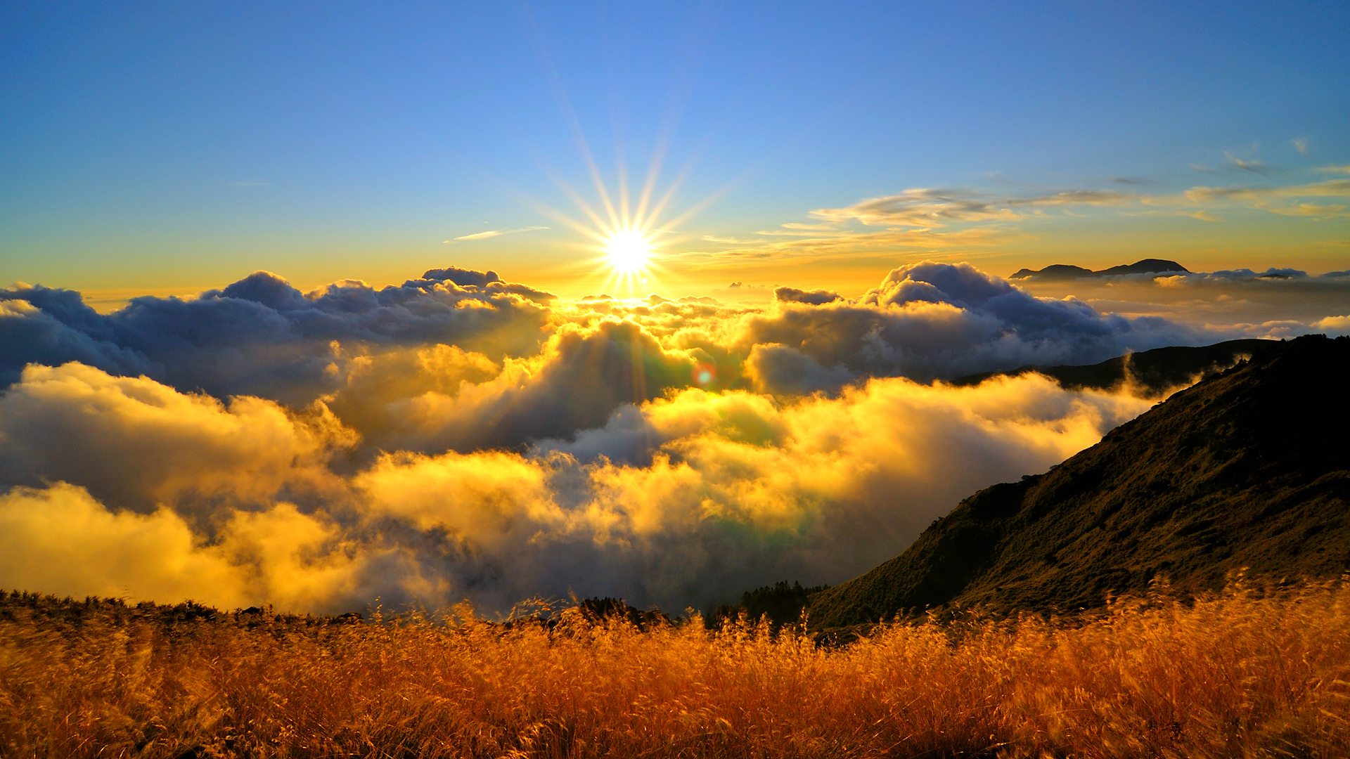 Descarga gratis la imagen Sol, Amanecer, Horizonte, Montaña, Nube, Rayo De Sol, Tierra/naturaleza, Brillo Solar en el escritorio de tu PC