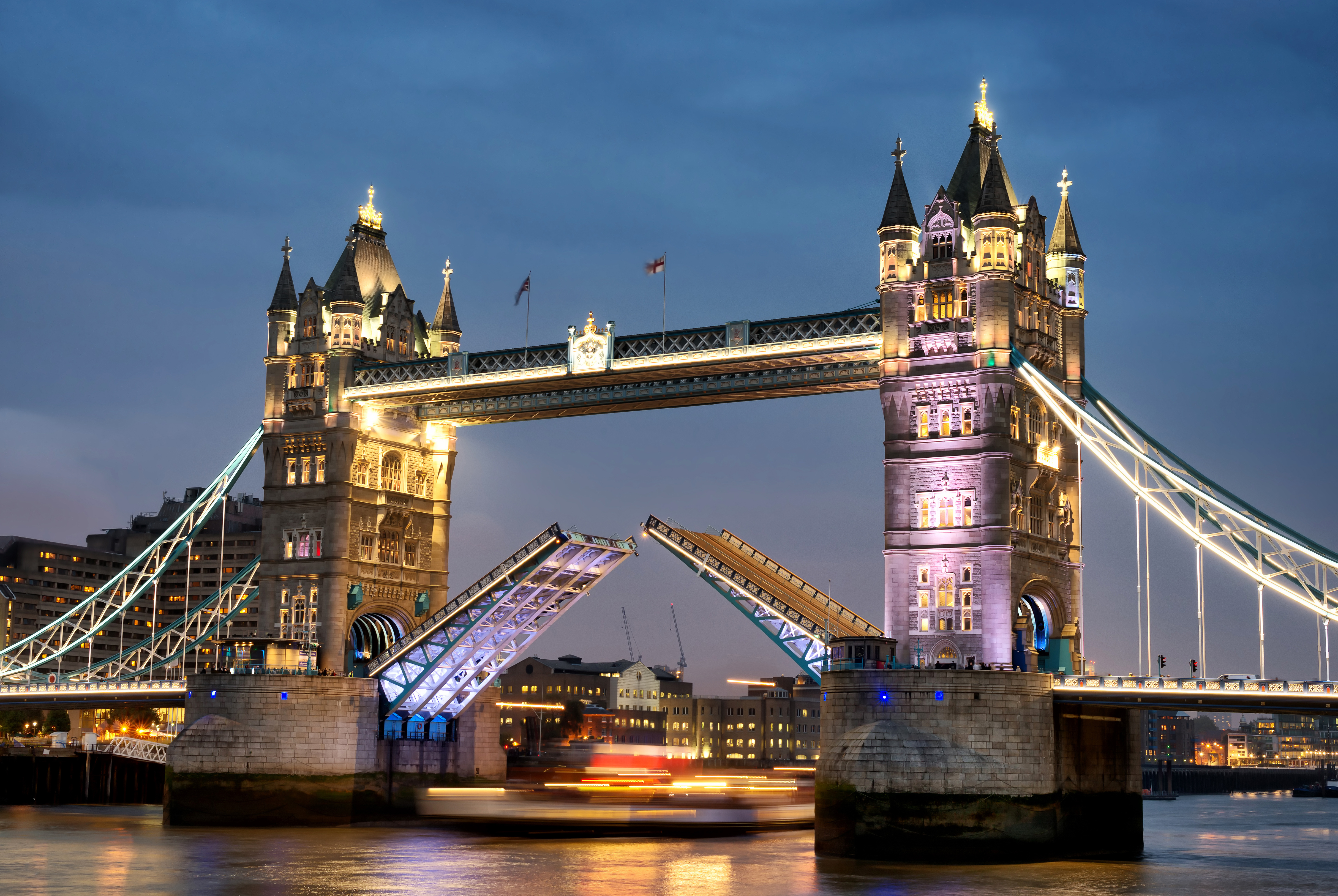 434917 Bild herunterladen menschengemacht, tower bridge, brücke, england, london, nacht, themse, vereinigtes königreich, brücken - Hintergrundbilder und Bildschirmschoner kostenlos