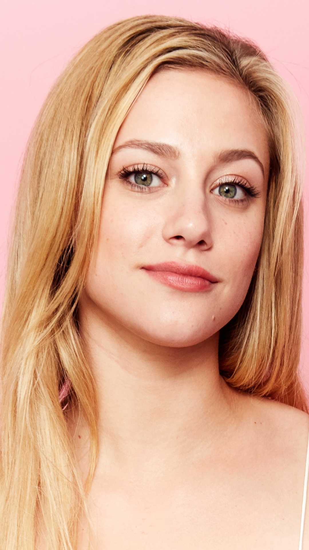 Download mobile wallpaper Blonde, Face, American, Celebrity, Actress, Lili Reinhart for free.