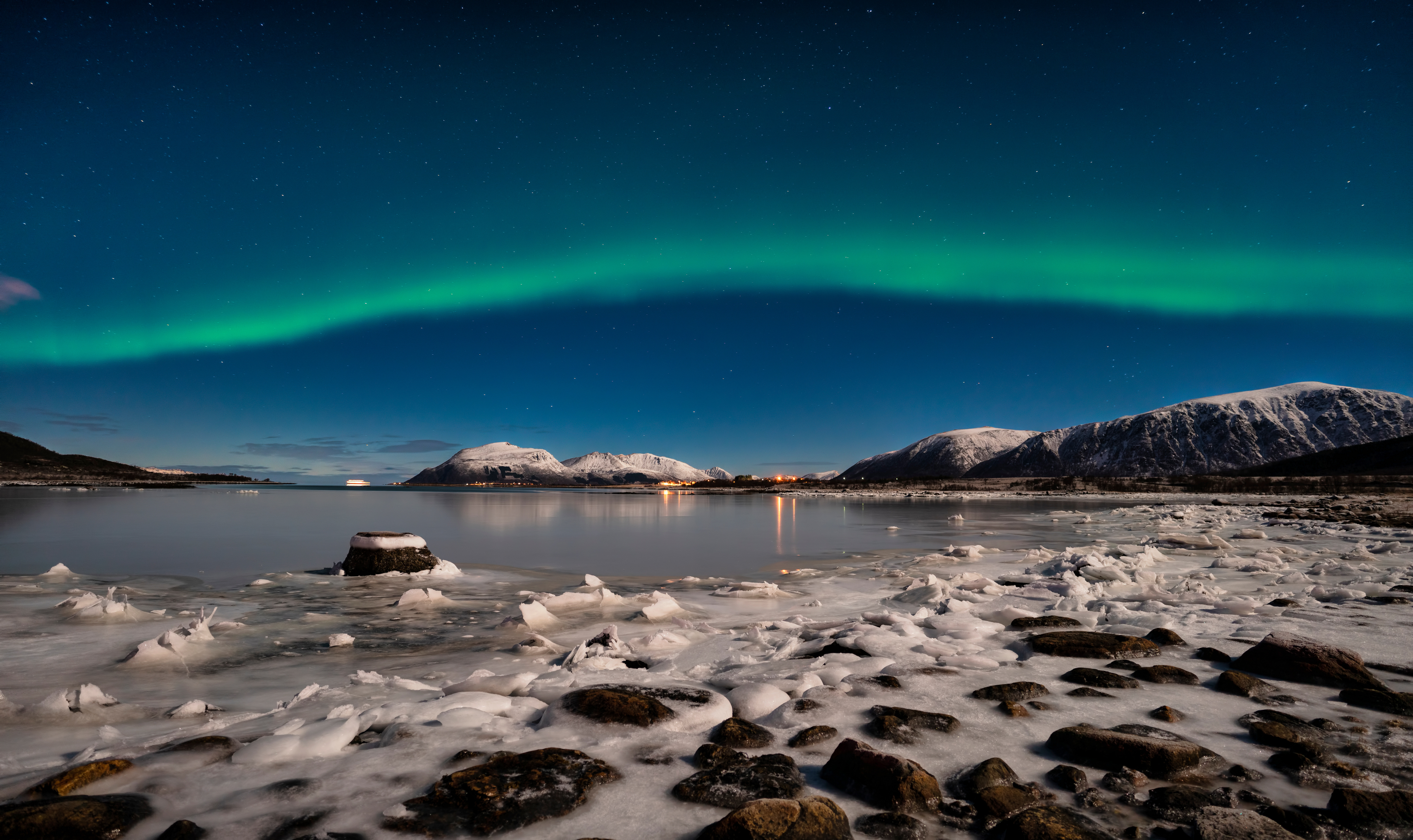 Скачать картинку Ночь, Северное Сияние, Норвегия, Фотографии, Лофотенские Острова в телефон бесплатно.