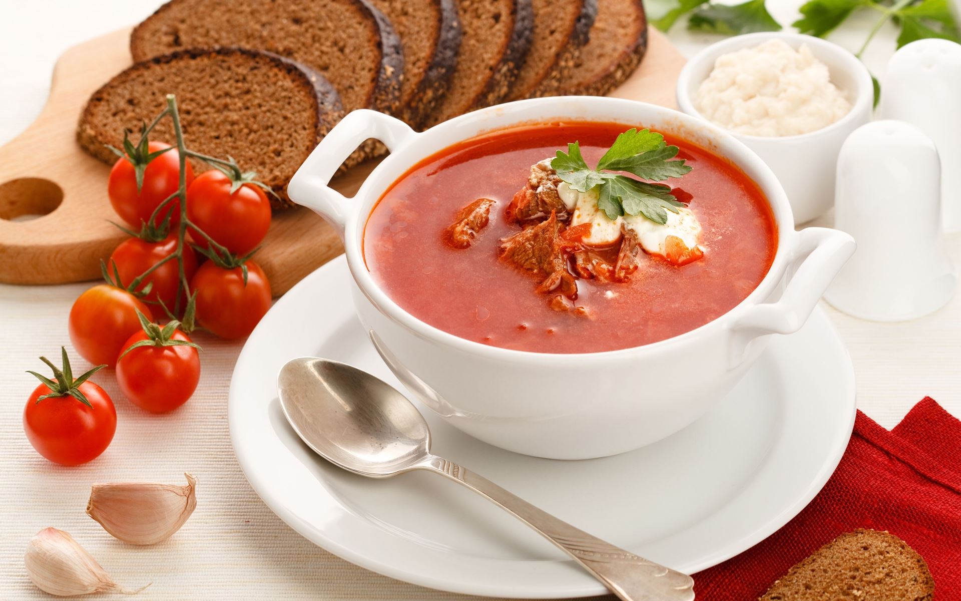 717560 завантажити картинку харчування, суп, хліб, обід, помідор - шпалери і заставки безкоштовно