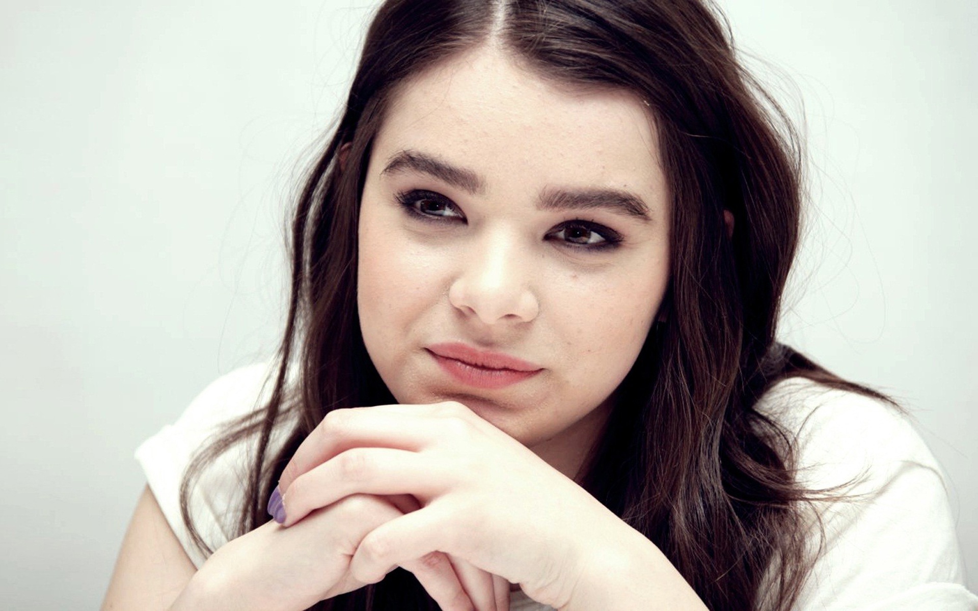 Download mobile wallpaper Face, Brunette, American, Celebrity, Brown Eyes, Actress, Hailee Steinfeld for free.