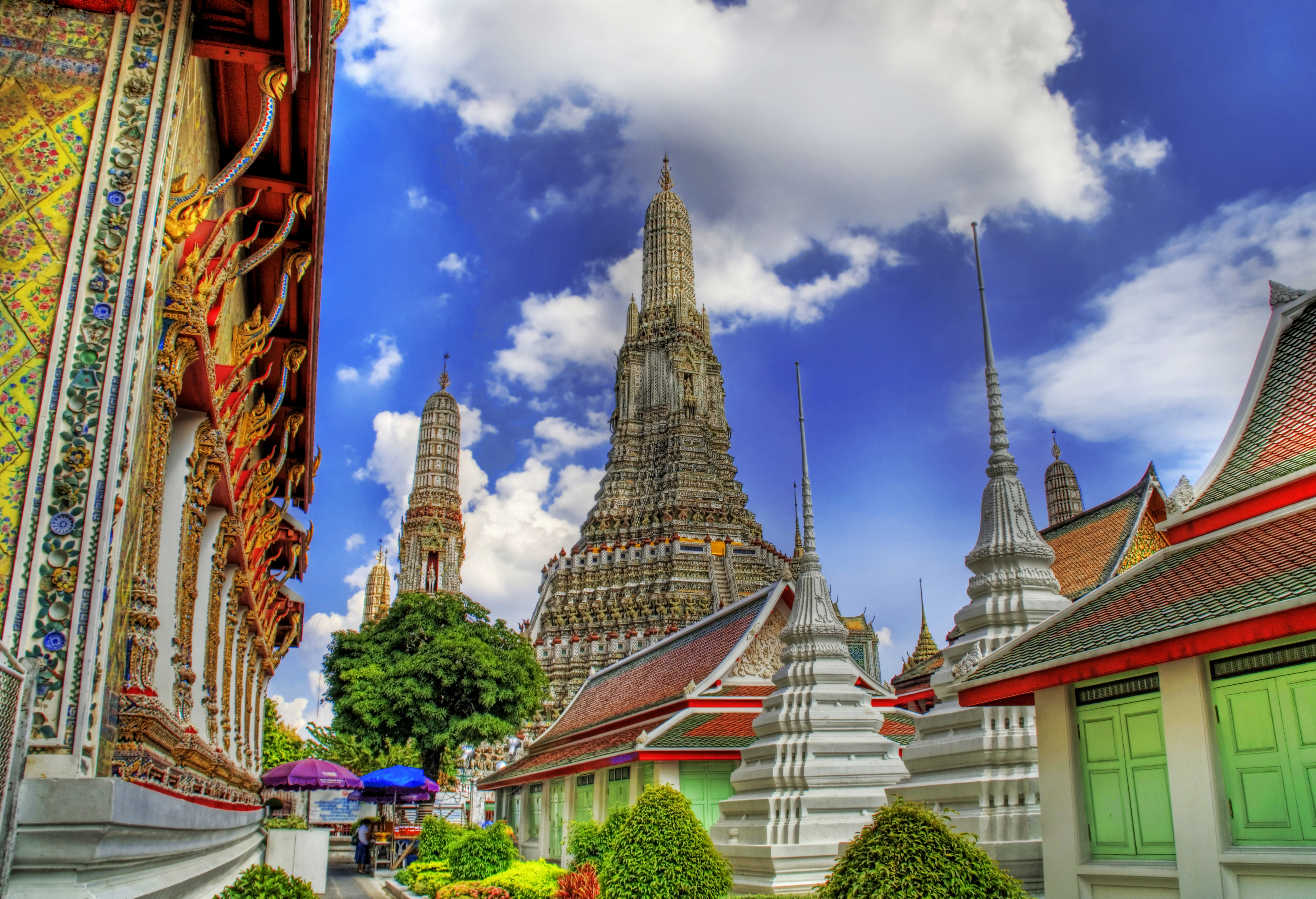 385426 Hintergrundbild herunterladen menschengemacht, bangkok, innerortsstraße, tempel, thailand, wat arun, städte - Bildschirmschoner und Bilder kostenlos