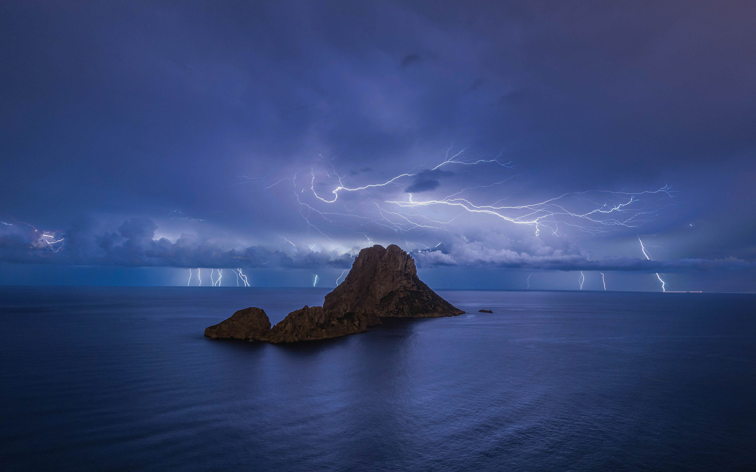 Free download wallpaper Nature, Lightning, Horizon, Ocean, Cloud, Photography on your PC desktop