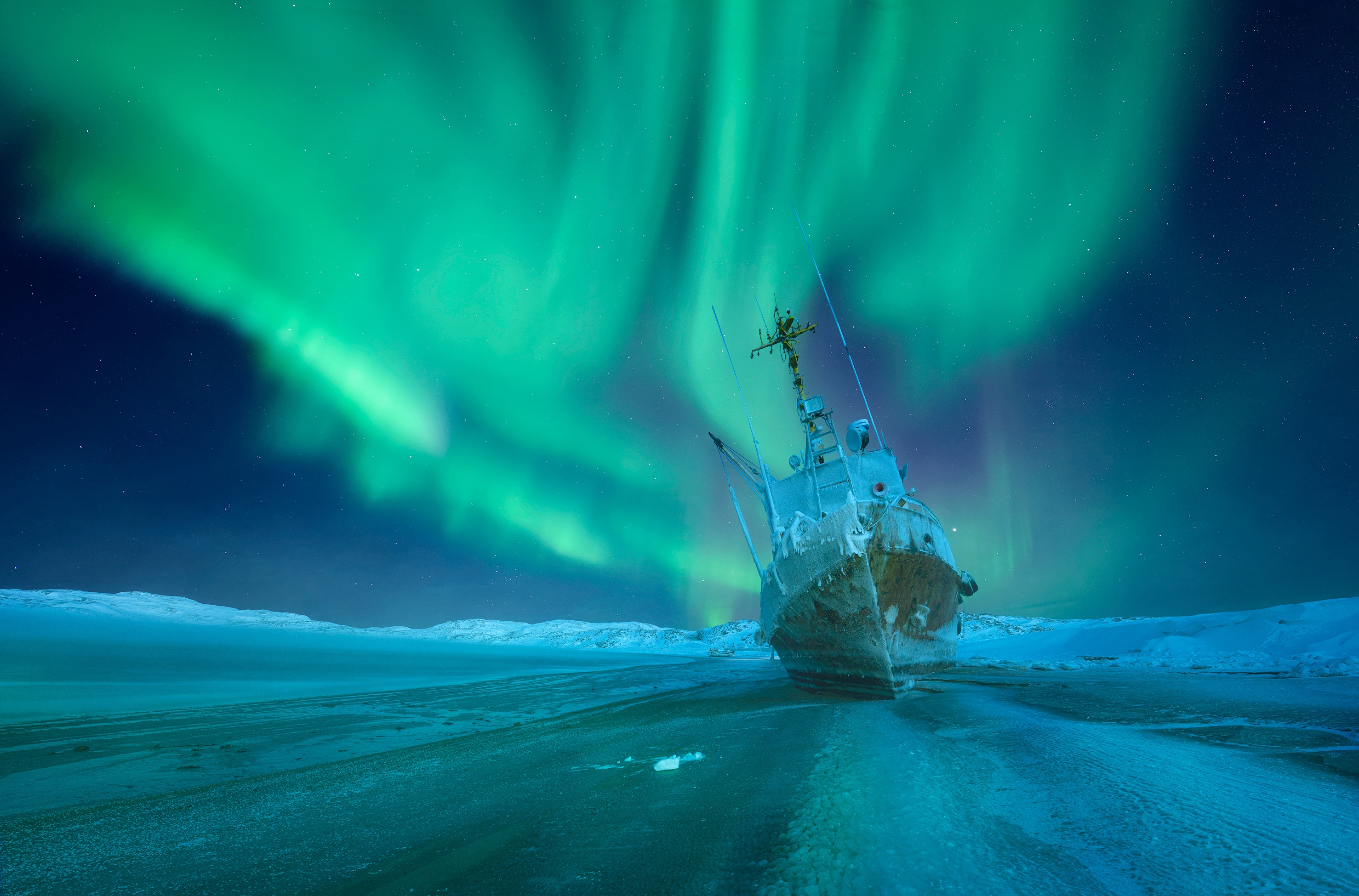 Download mobile wallpaper Winter, Aurora Borealis, Ship, Russia, Vehicles for free.