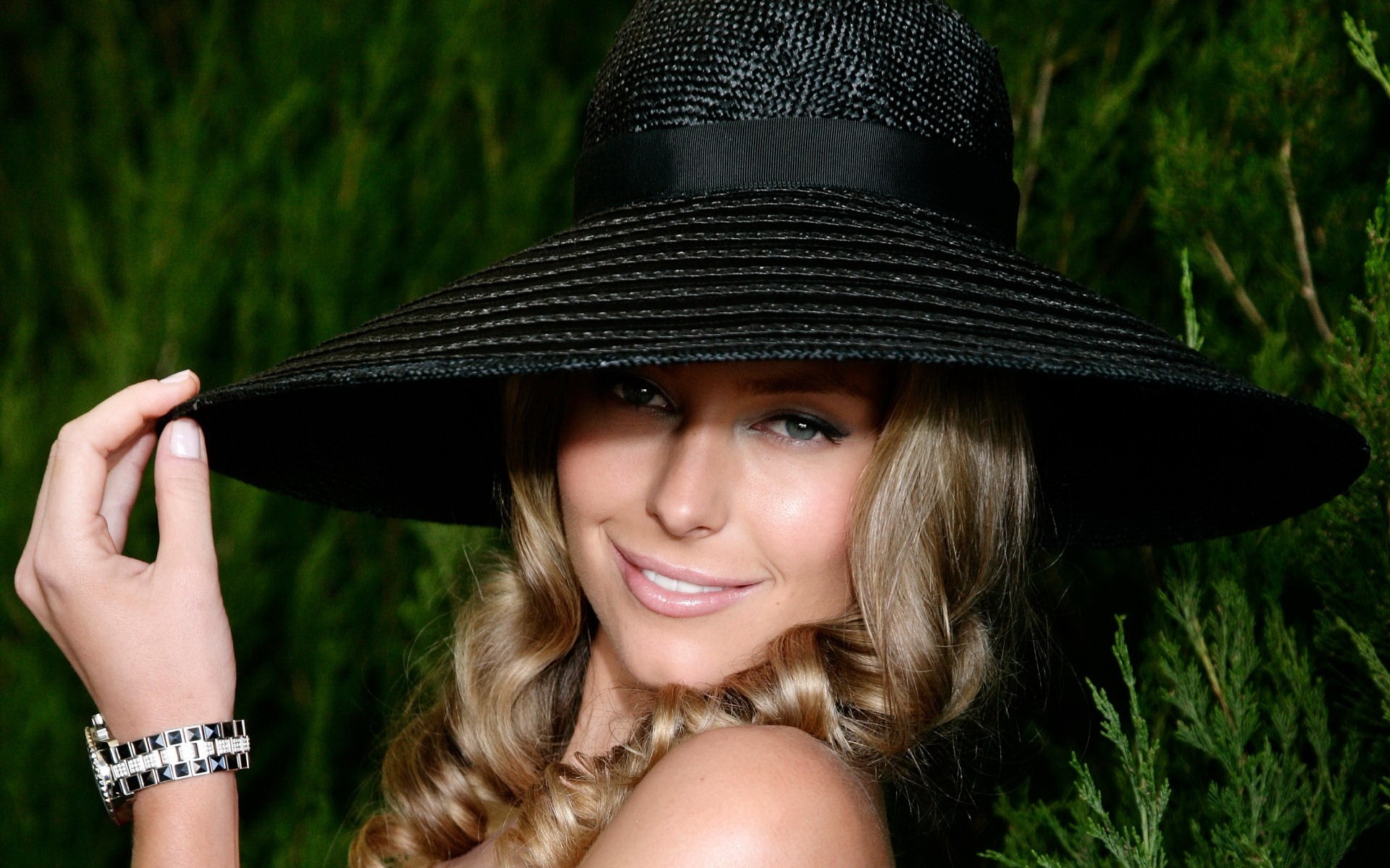 celebrity, jennifer hawkins