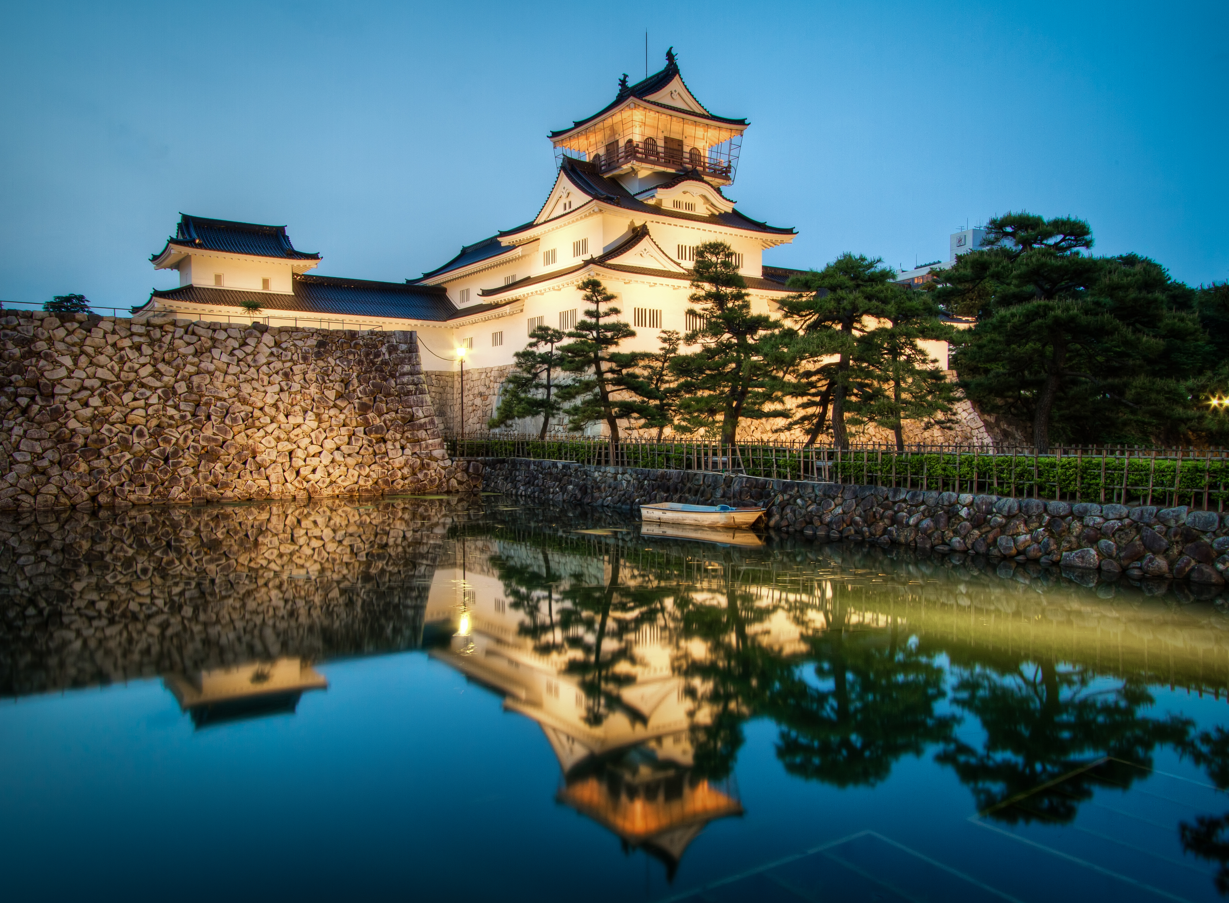 Laden Sie Schloss Toyama HD-Desktop-Hintergründe herunter