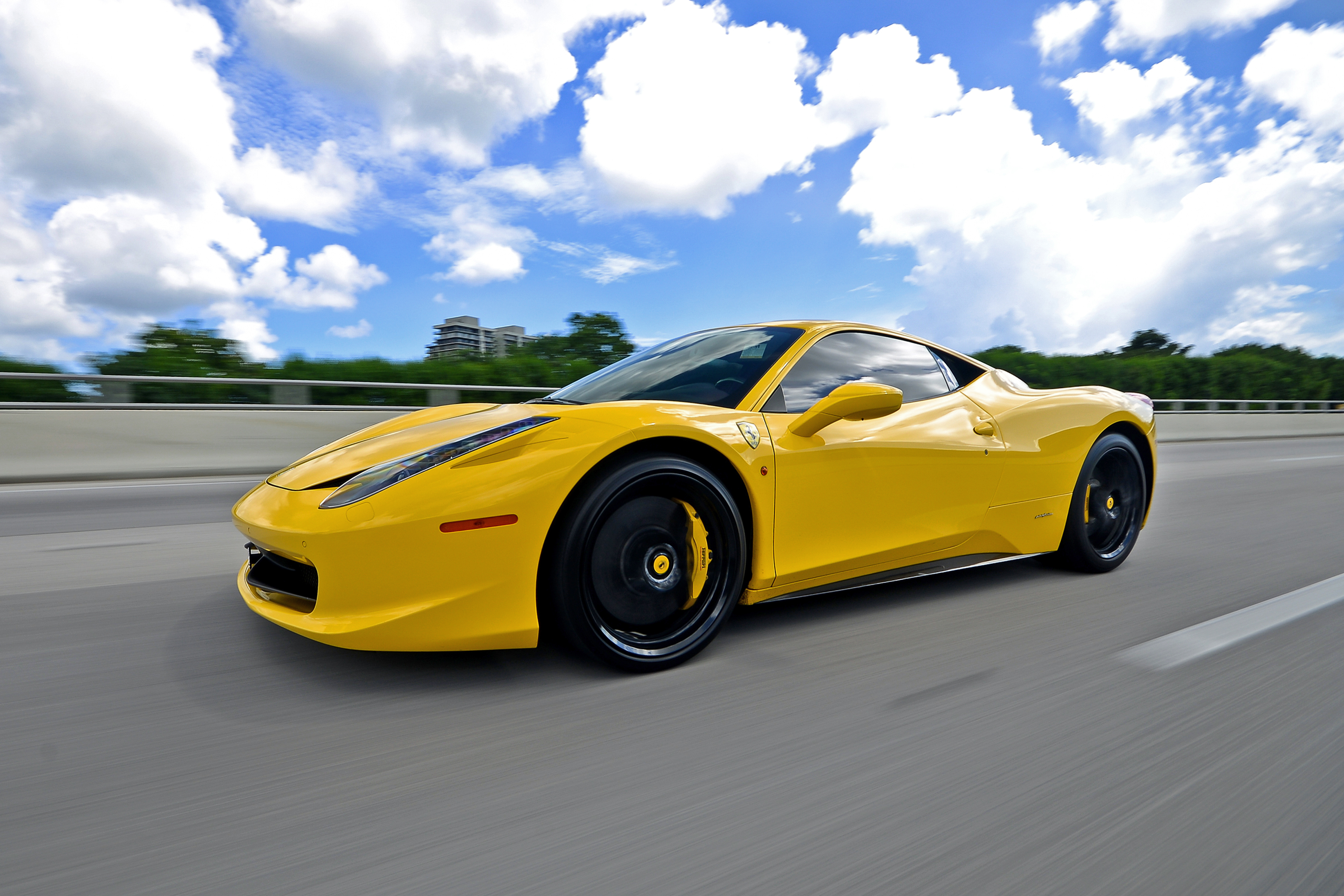 Скачати мобільні шпалери Феррарі, Автомобіль, Суперкар, Феррарі 458, Ferrari 458 Italia, Транспортні Засоби, Жовтий Автомобіль безкоштовно.
