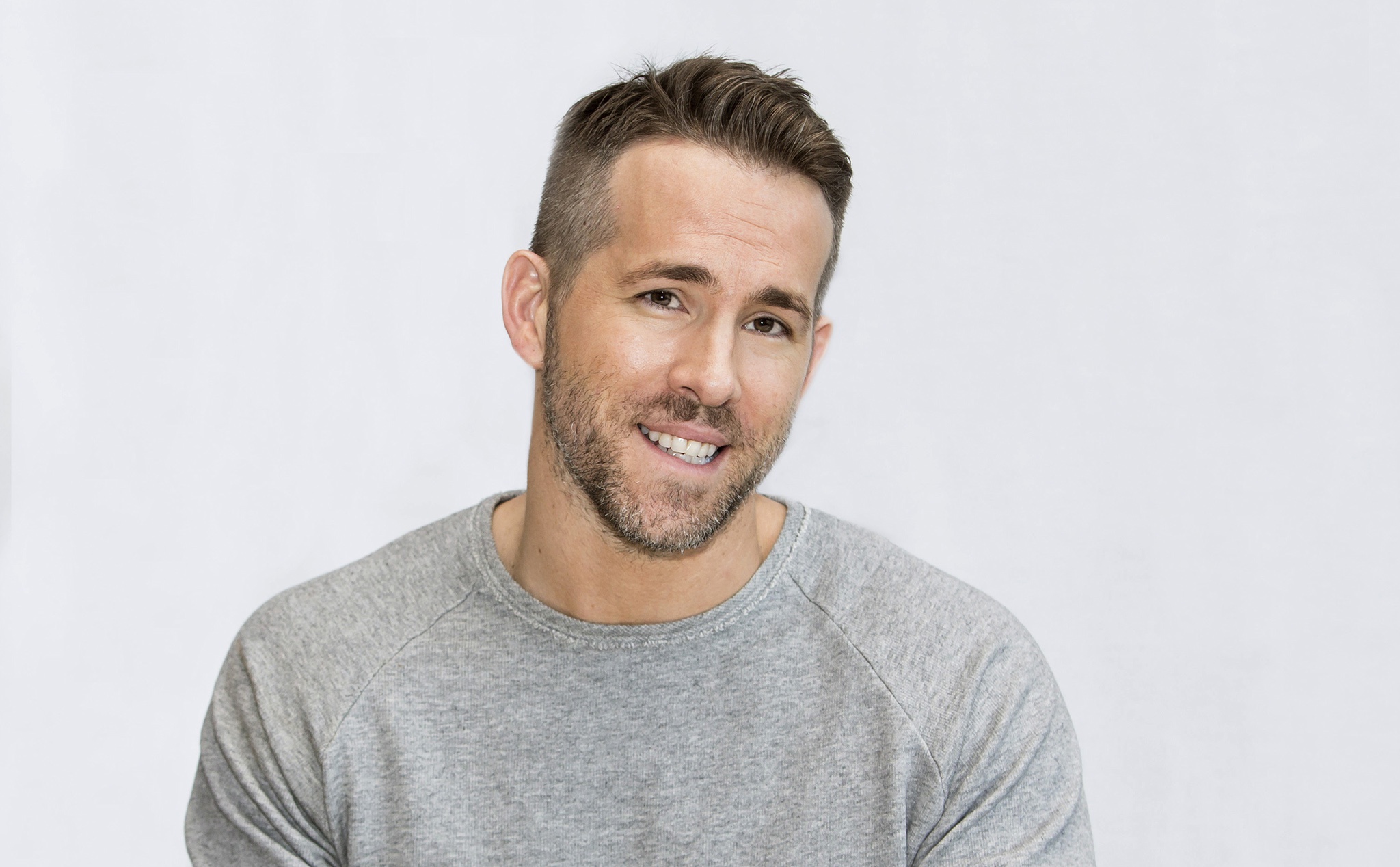 Download mobile wallpaper Ryan Reynolds, Celebrity, Canadian, Actor for free.