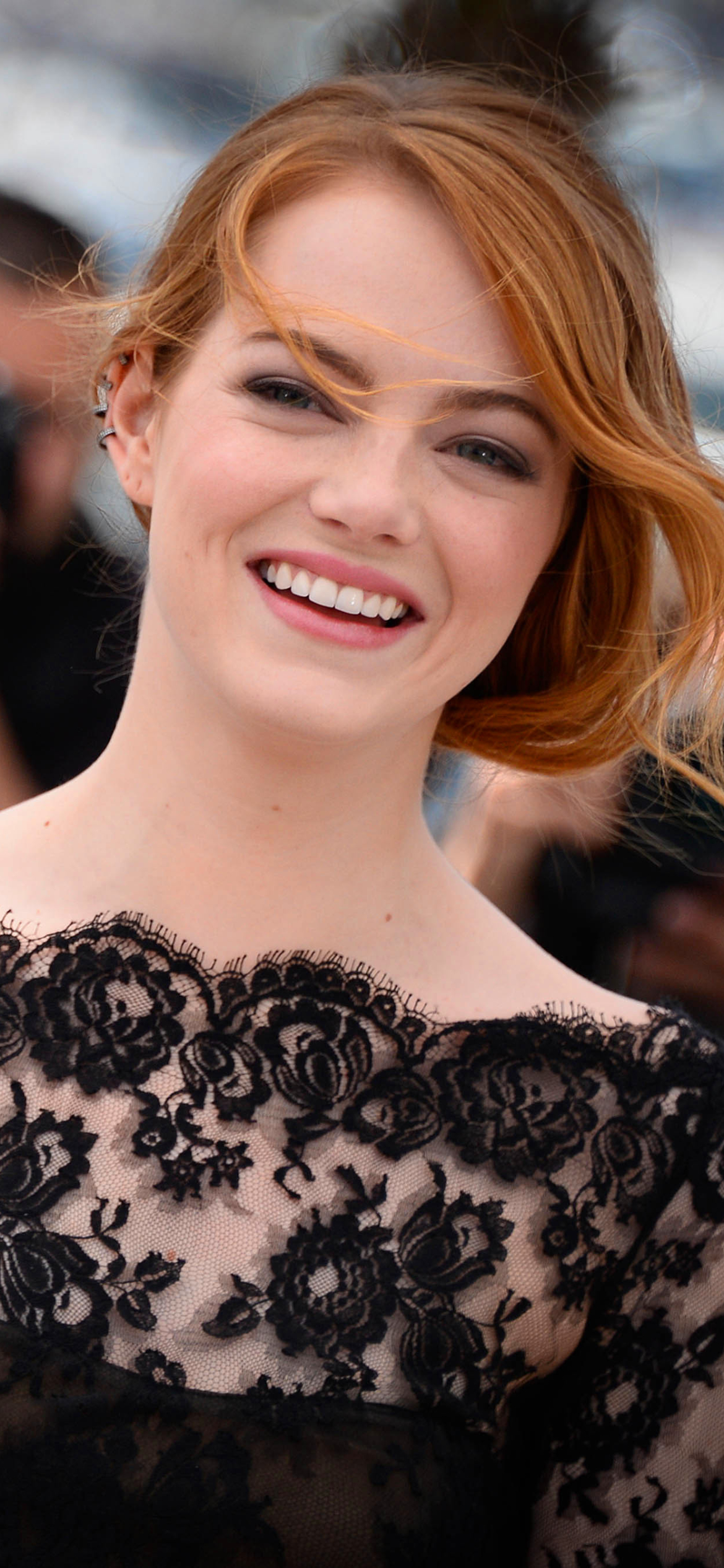 Download mobile wallpaper Emma Stone, Smile, Redhead, American, Celebrity, Actress for free.
