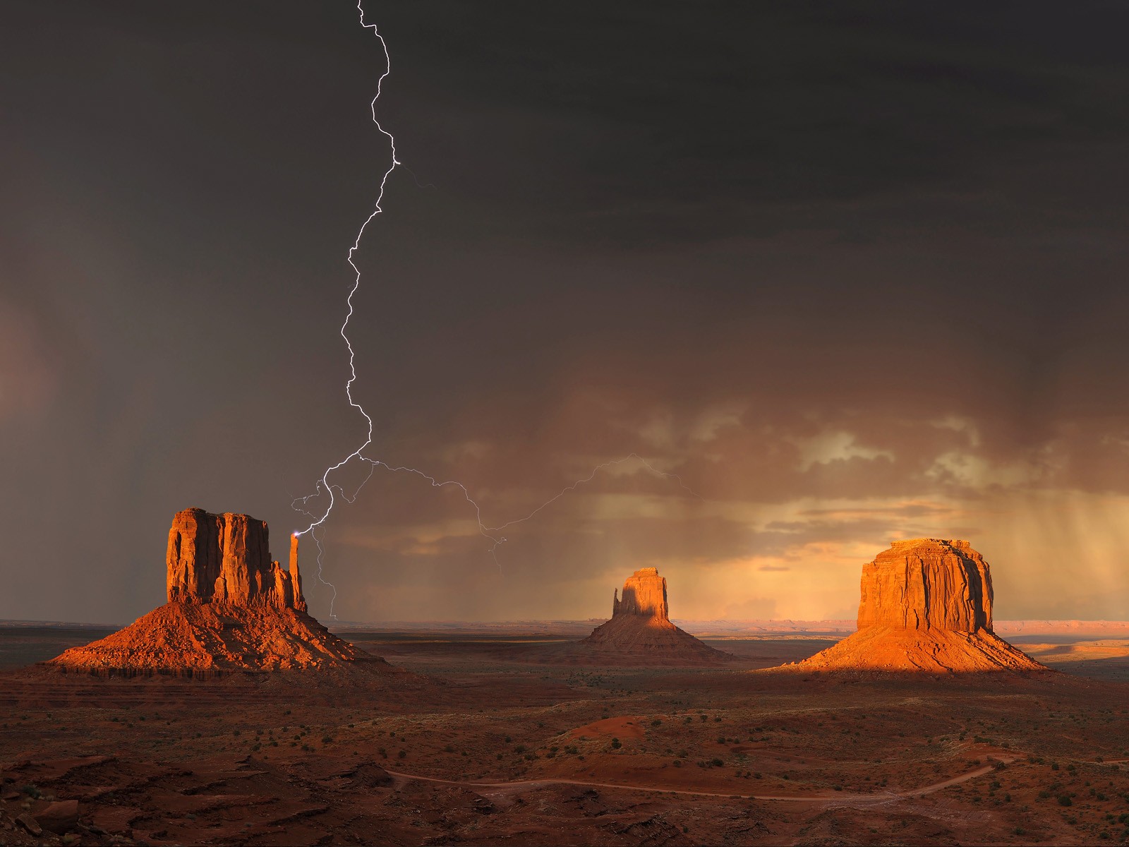 Download mobile wallpaper Landscape, Lightning, Desert, Photography for free.
