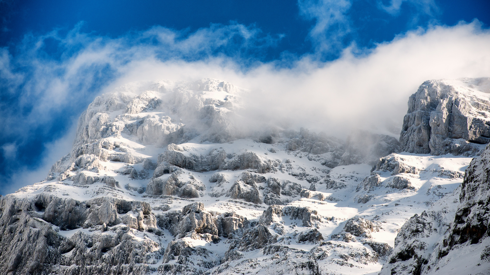 Handy-Wallpaper Natur, Schnee, Gebirge, Wolke, Berge, Erde/natur kostenlos herunterladen.