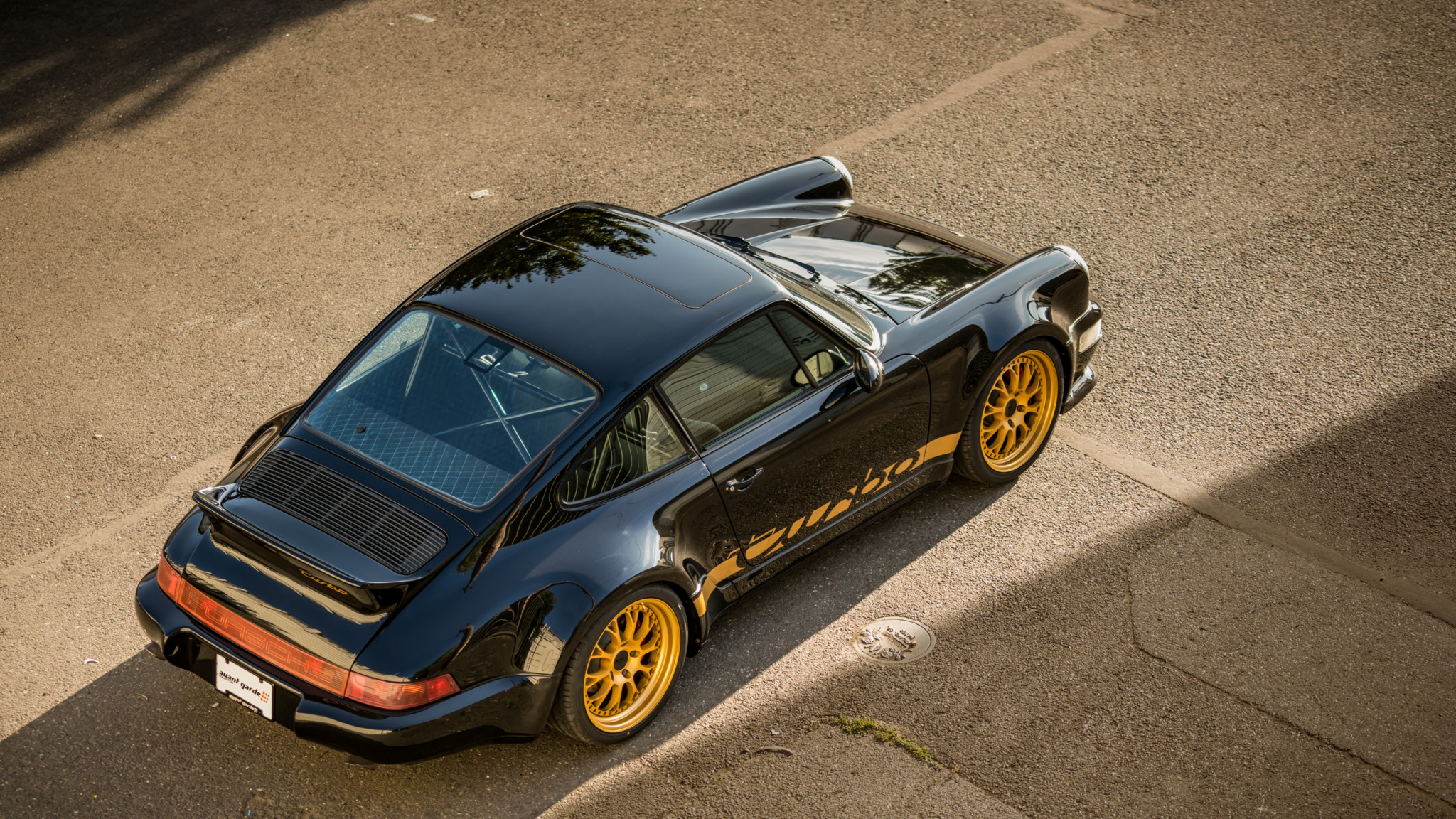 Handy-Wallpaper Porsche, Autos, Coupe, Altes Auto, Fahrzeuge, Schwarzes Auto, Porsche 964 Turbo kostenlos herunterladen.