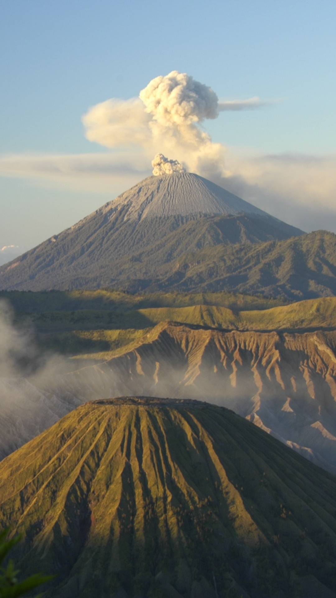 1138818 Hintergrundbild herunterladen indonesien, erde/natur, berg bromo, eruption, schichtvulkan, java (indonesien), vulkane - Bildschirmschoner und Bilder kostenlos