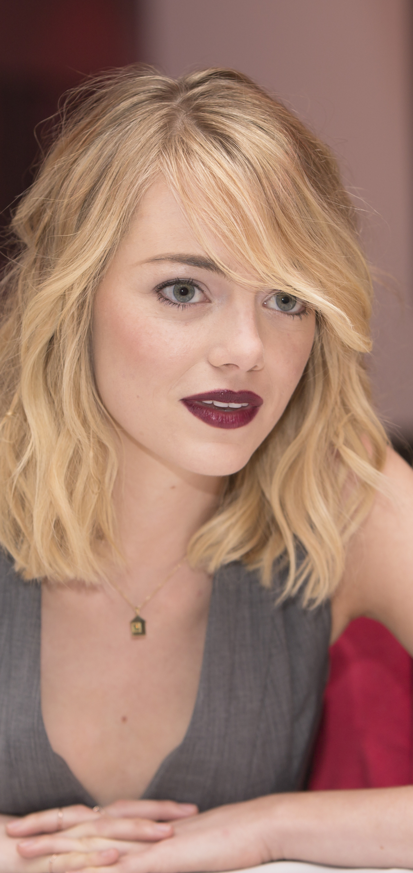 Download mobile wallpaper Emma Stone, Blonde, Face, American, Celebrity, Actress, Lipstick for free.