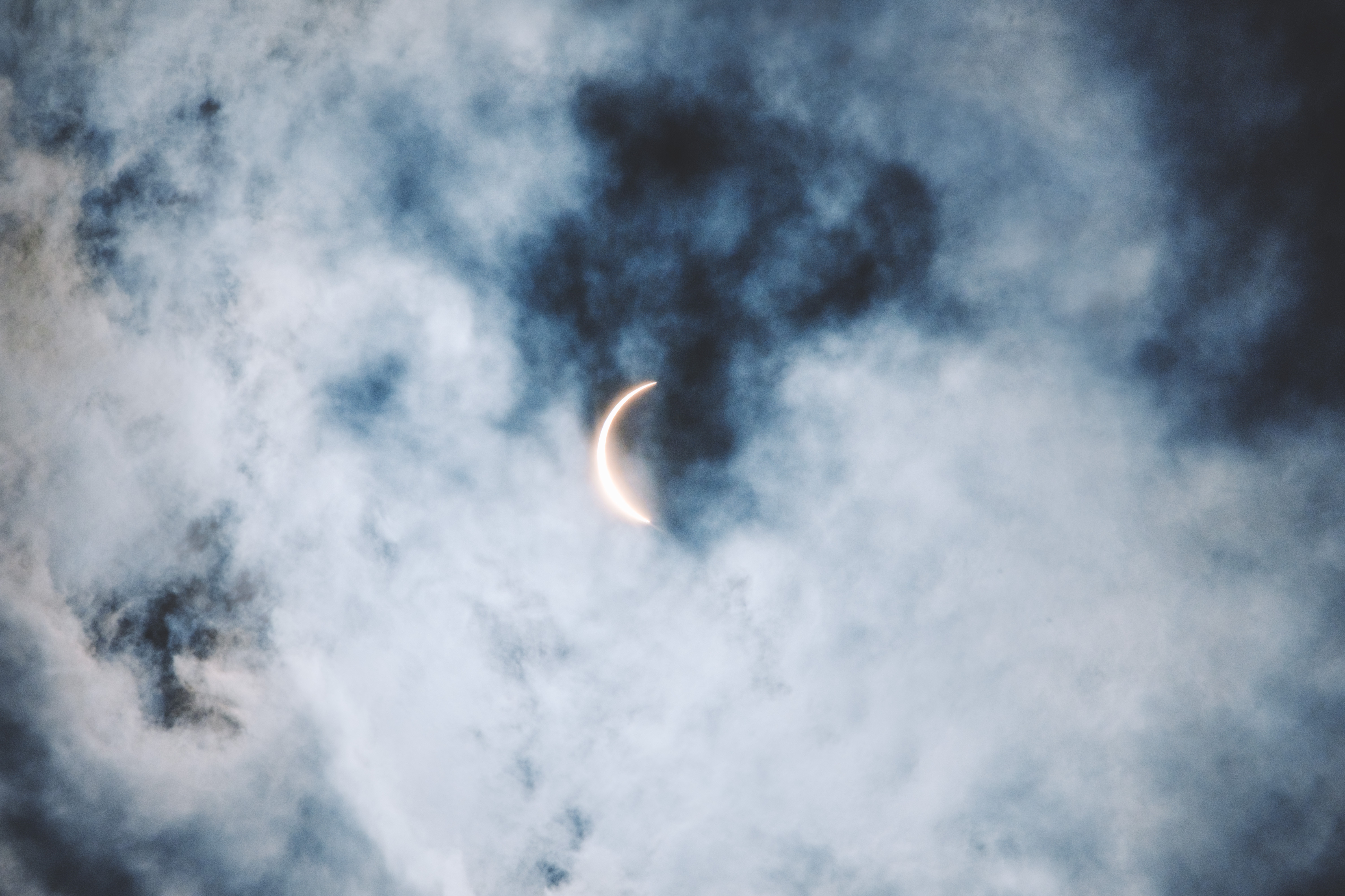 Descarga gratis la imagen Sol, Nubes, Naturaleza, Luna, Eclipse en el escritorio de tu PC