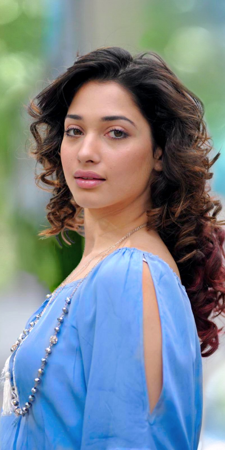 Download mobile wallpaper Bokeh, Brunette, Celebrity, Actress, Tamannaah Bhatia, Bollywood for free.