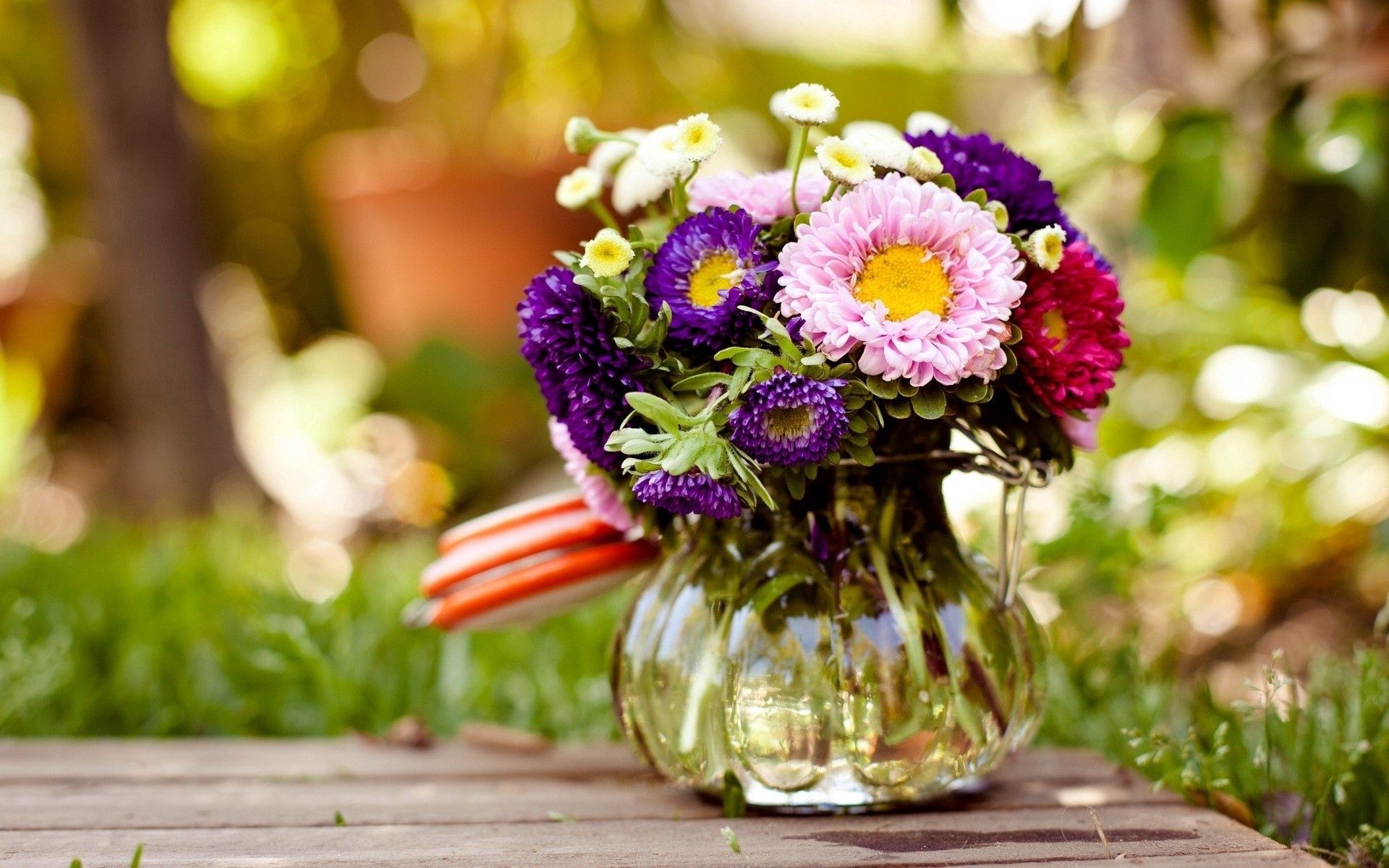 Download mobile wallpaper Flowers, Vase, Glass for free.