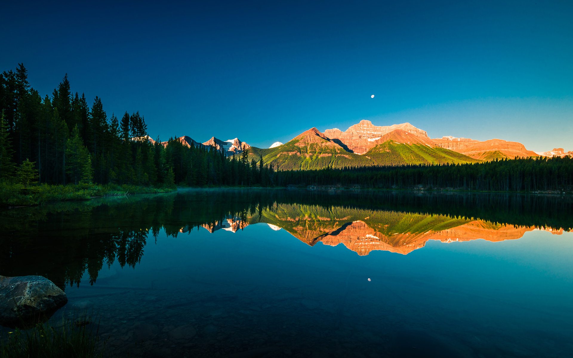 Descarga gratis la imagen Naturaleza, Montaña, Lago, Bosque, Tierra/naturaleza, Reflejo en el escritorio de tu PC