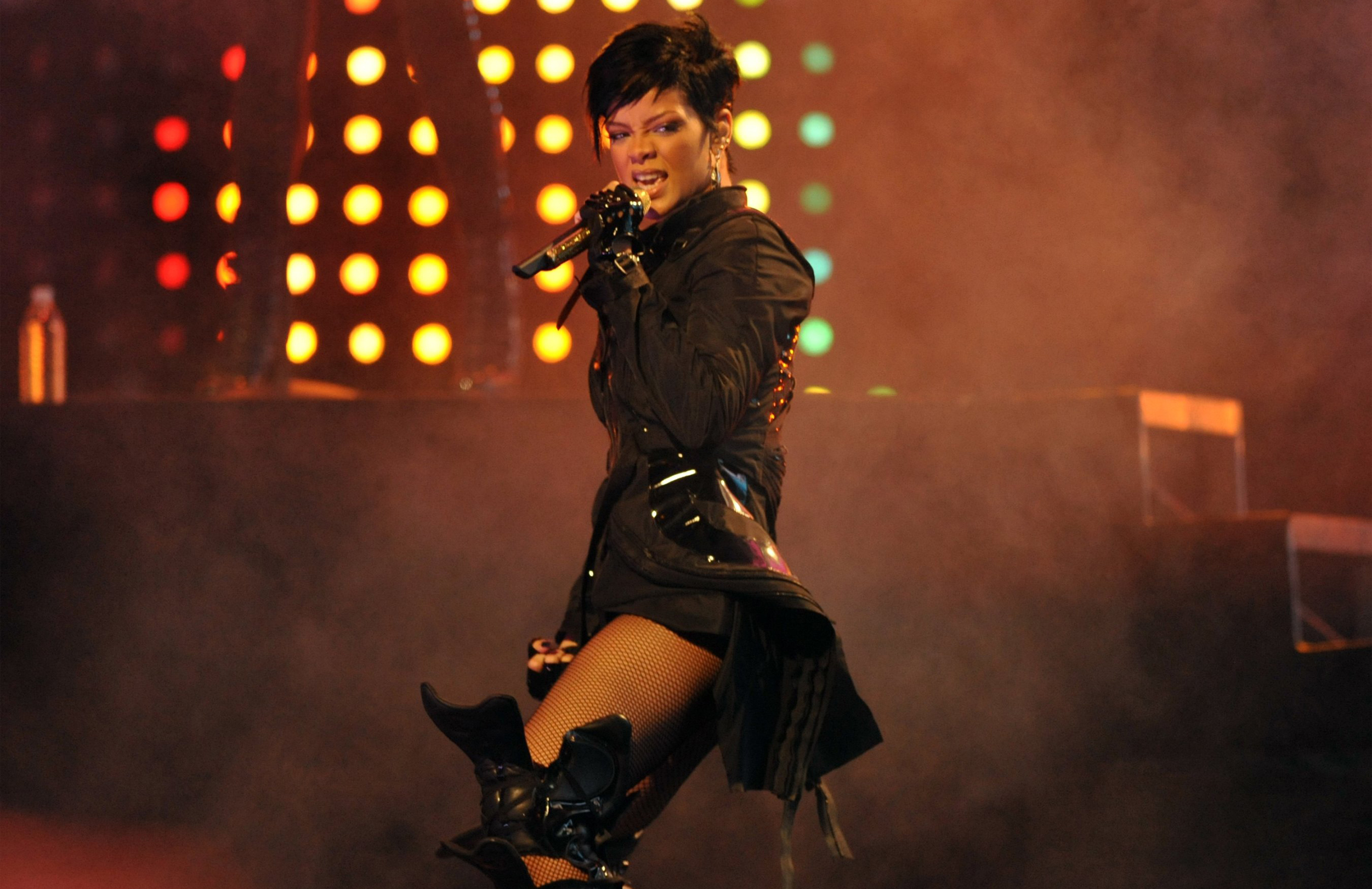 Laden Sie das Musik, Rihanna, Sänger, Barbados-Bild kostenlos auf Ihren PC-Desktop herunter