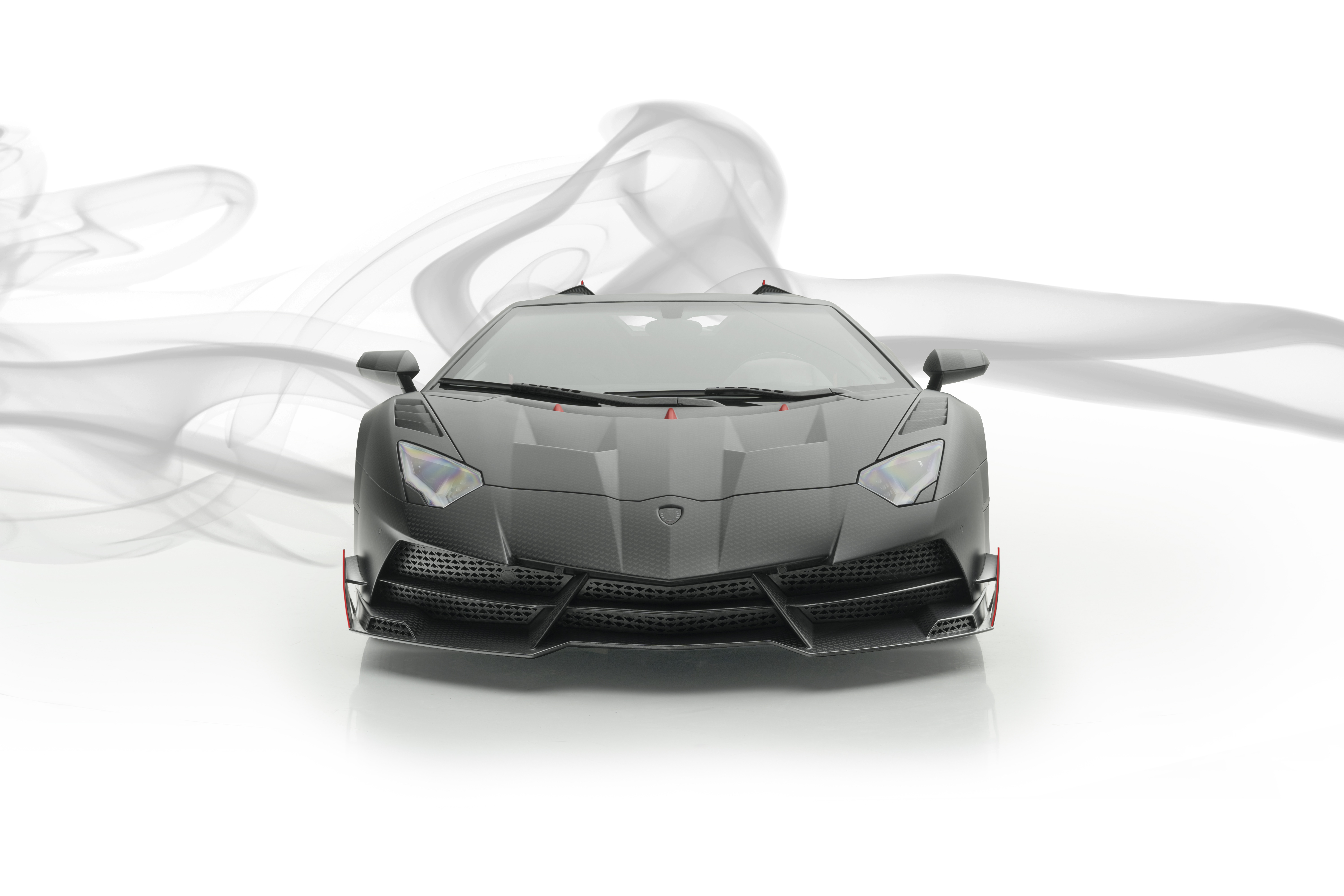 Descarga gratis la imagen Lamborghini, Coche, Superdeportivo, Lamborghini Aventador, Vehículos, Coche De Plata en el escritorio de tu PC