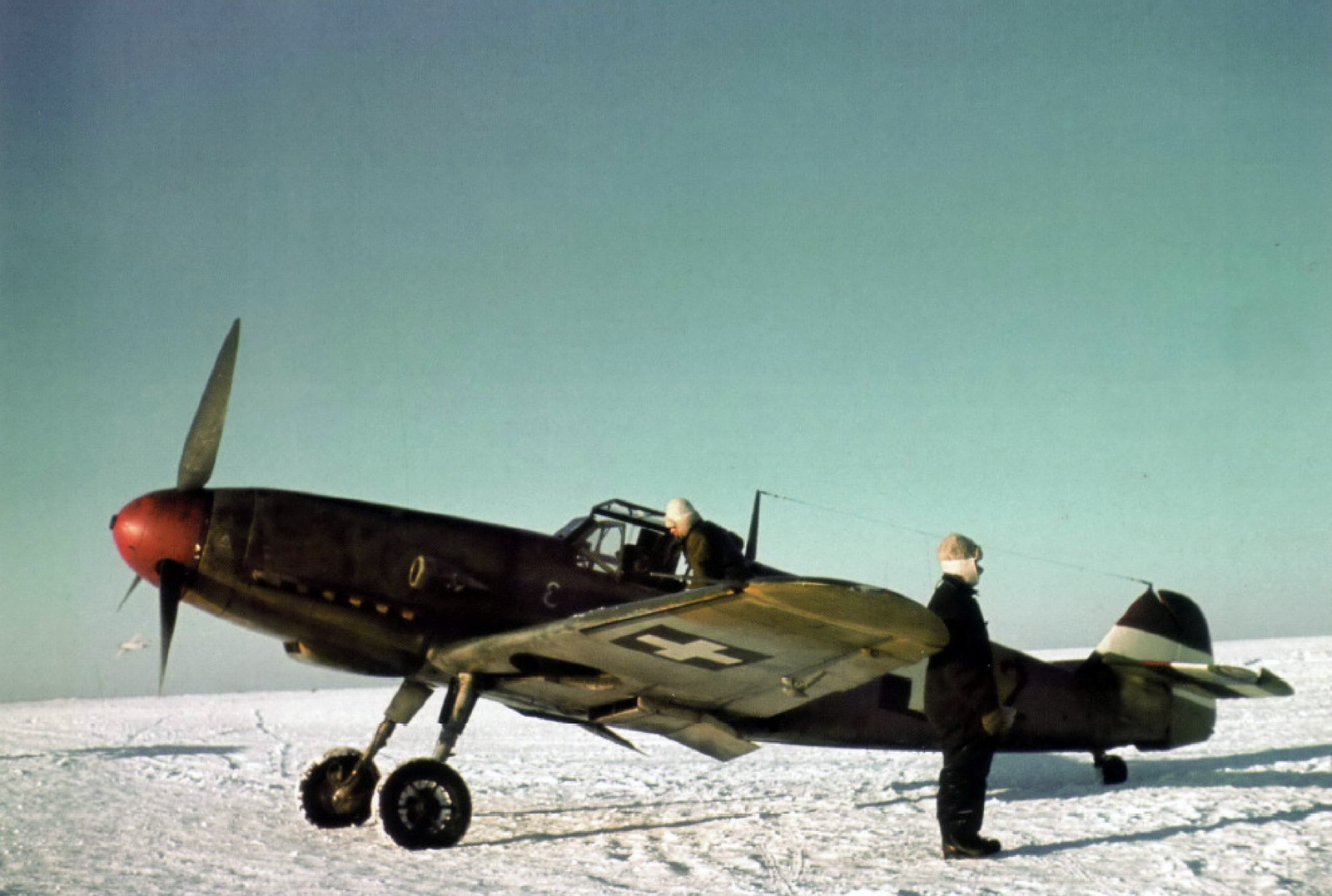 Скачать картинку Мессершмитт Bf 109, Военный Самолет, Военные в телефон бесплатно.