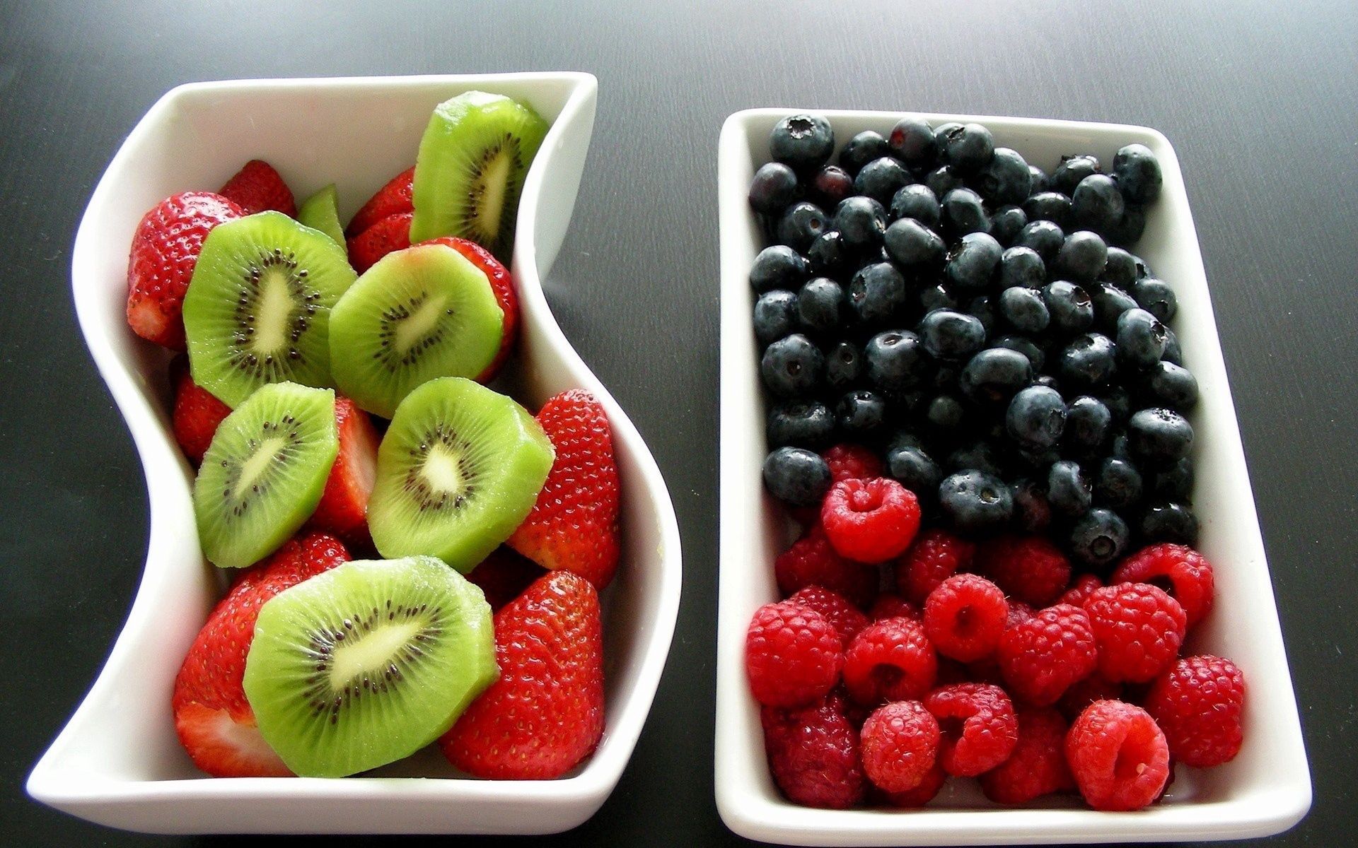 Handy-Wallpaper Himbeere, Berries, Obst, Lebensmittel, Erdbeere kostenlos herunterladen.