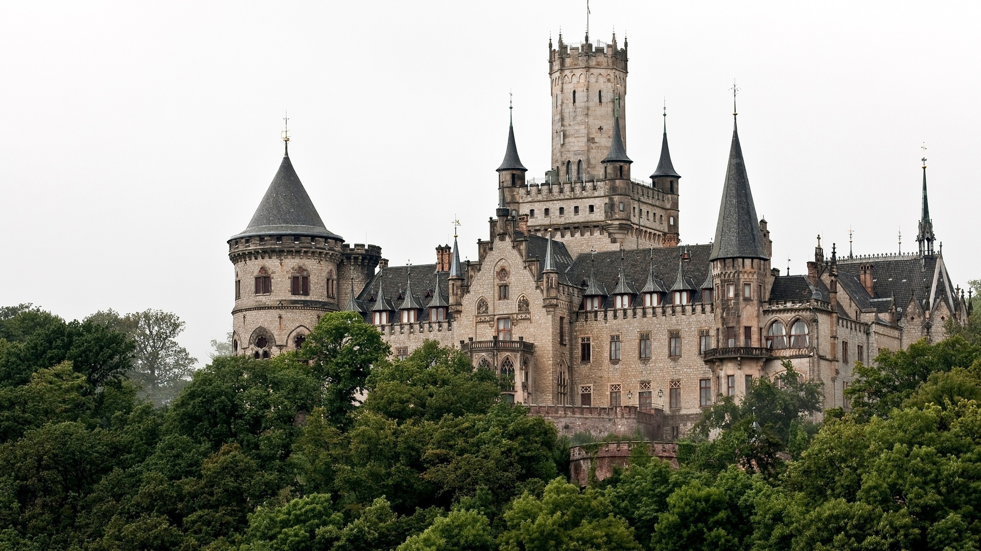 Популярные заставки и фоны Замок Мариенбург (Ганновер) на компьютер