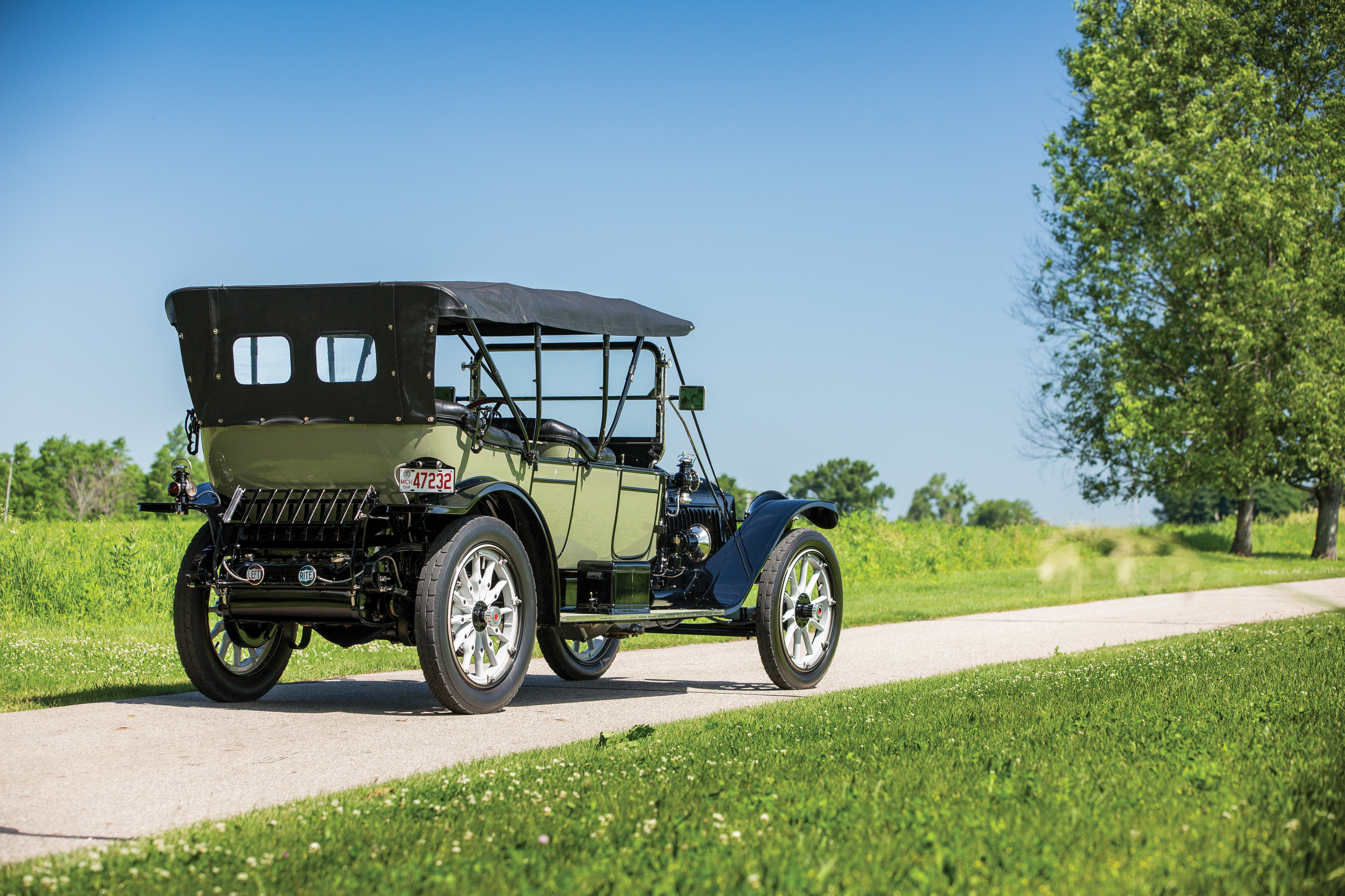 1914 Packard Six 5 Passenger Touring  8k Backgrounds