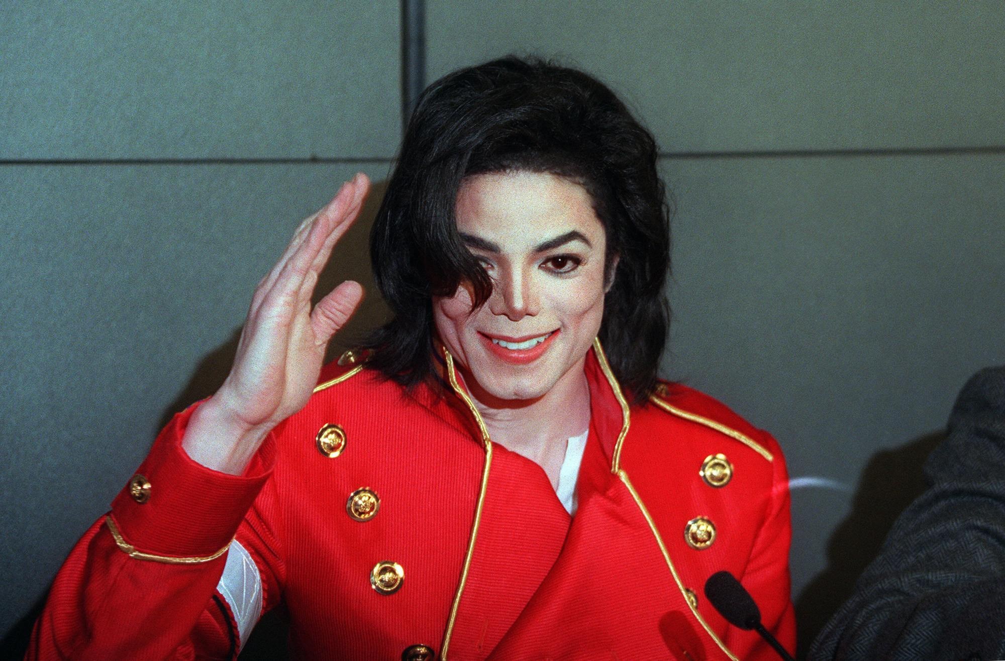 Download mobile wallpaper Music, Michael Jackson, Smile for free.