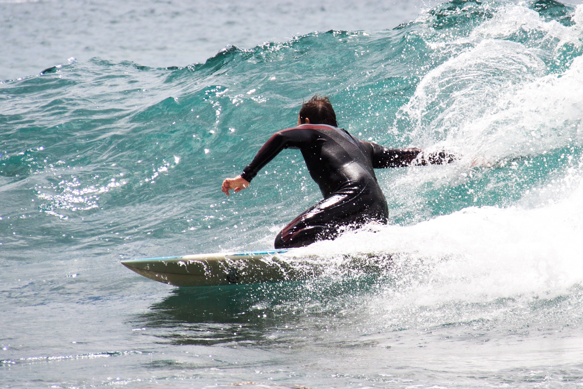 Free download wallpaper Sports, Ocean, Wave, Surfboard, Surfing on your PC desktop