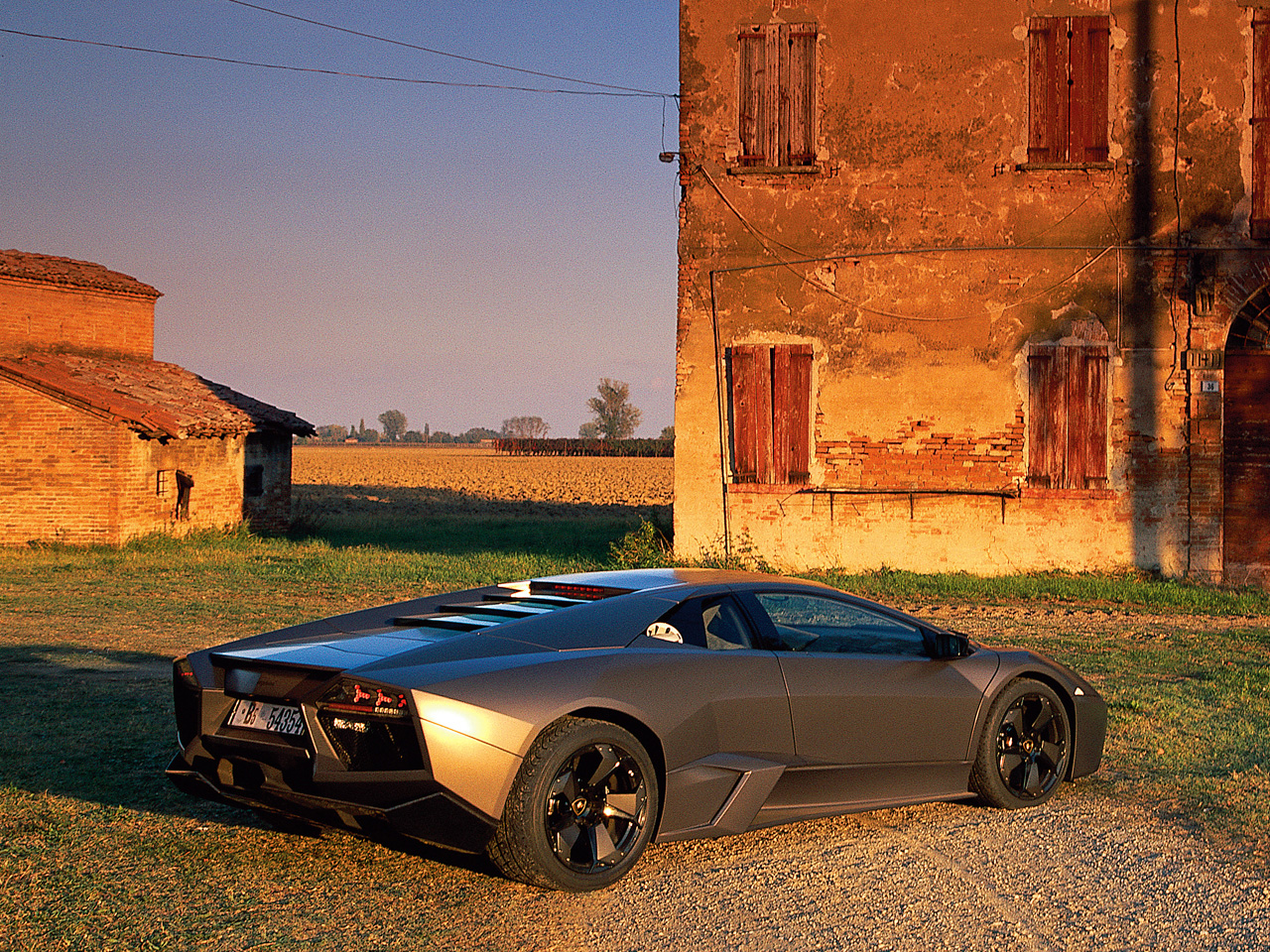 Download mobile wallpaper Vehicles, Lamborghini Reventón for free.