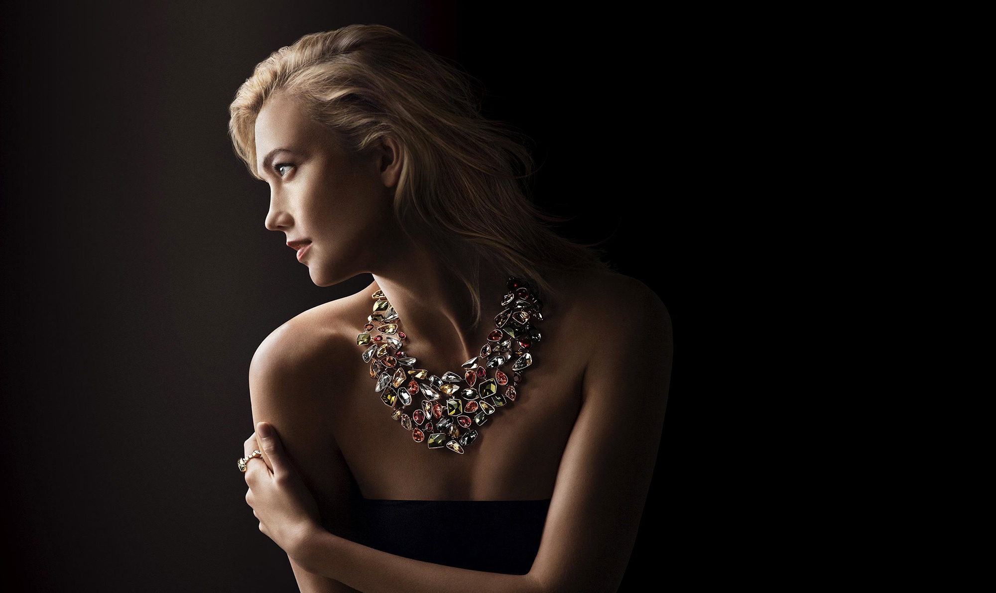 Free download wallpaper Blonde, Model, American, Necklace, Celebrity, Karlie Kloss on your PC desktop