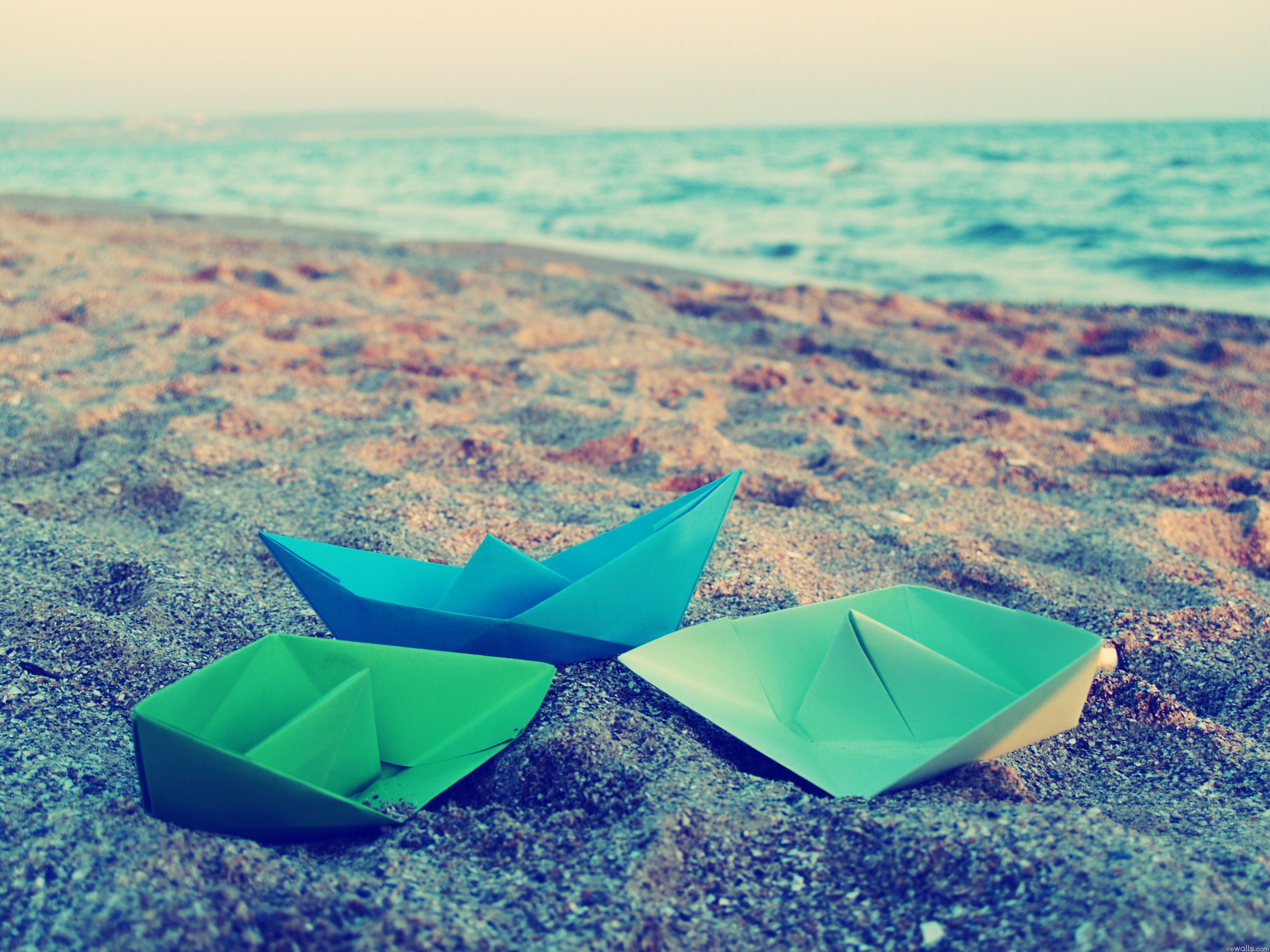 Free download wallpaper Miscellanea, Origami, Paper Boats, Miscellaneous, Surface, Sand on your PC desktop