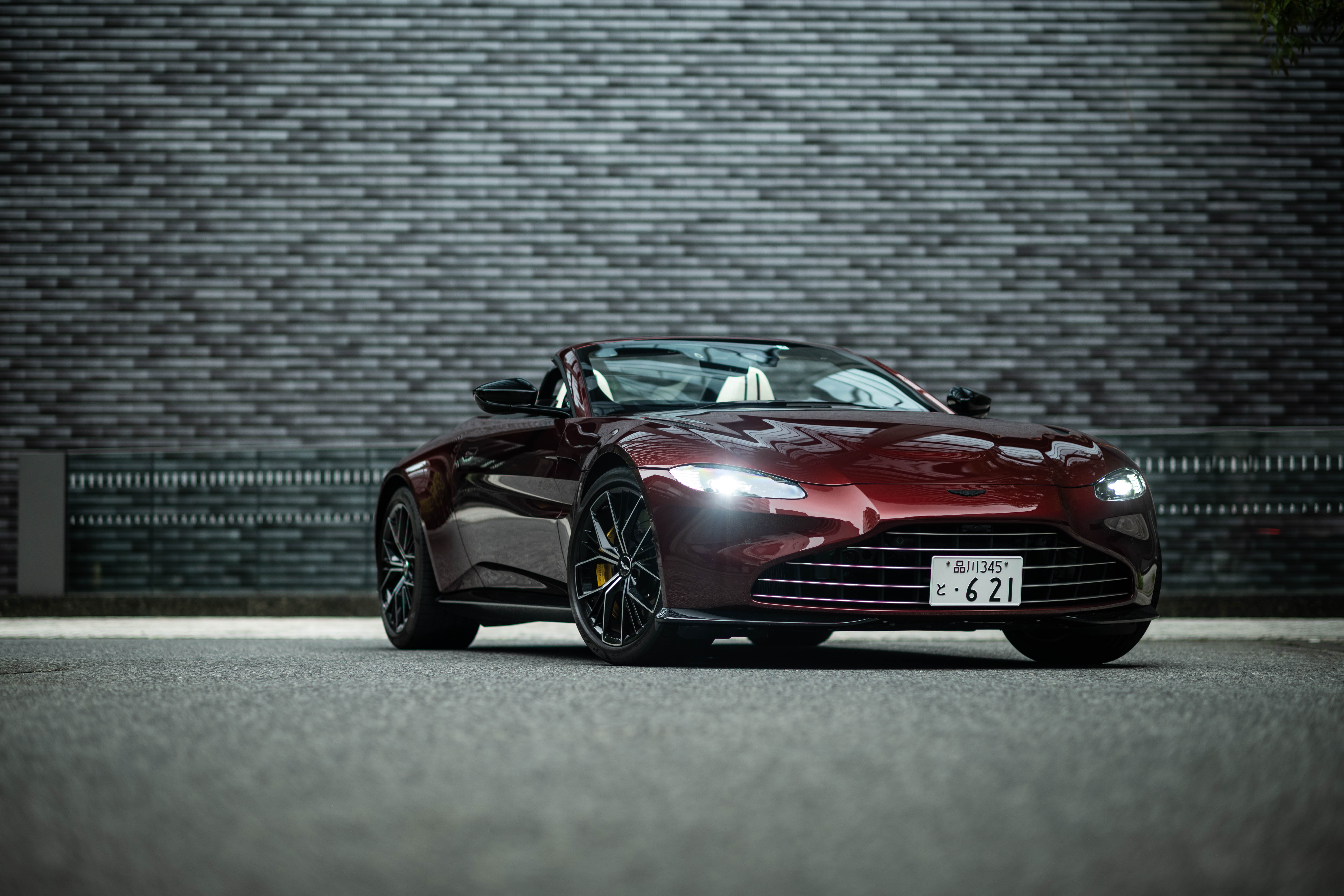 502322 Bildschirmschoner und Hintergrundbilder Aston Martin Vantage Roadster auf Ihrem Telefon. Laden Sie  Bilder kostenlos herunter